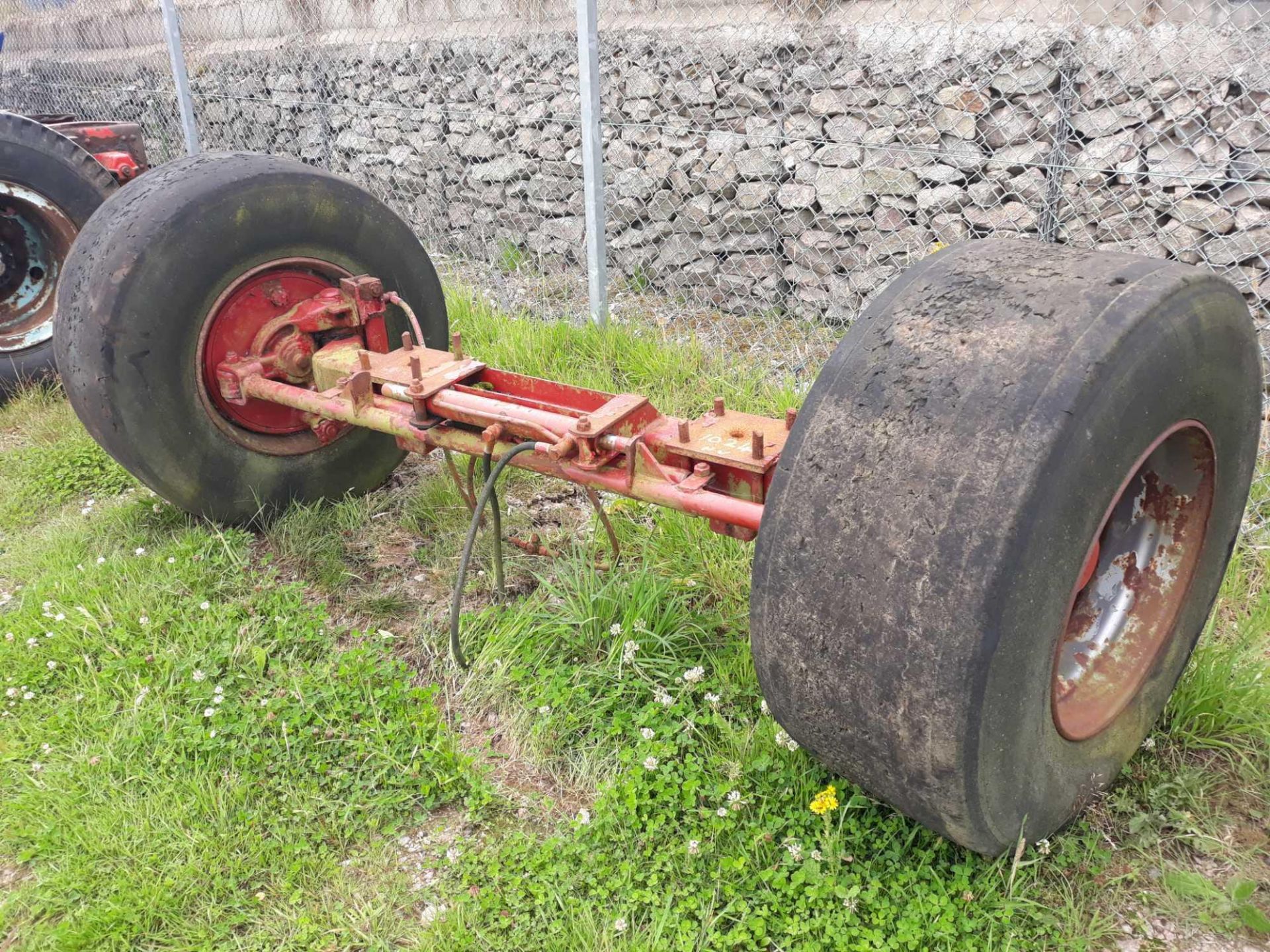 TRAILER AXLE & WHEELS