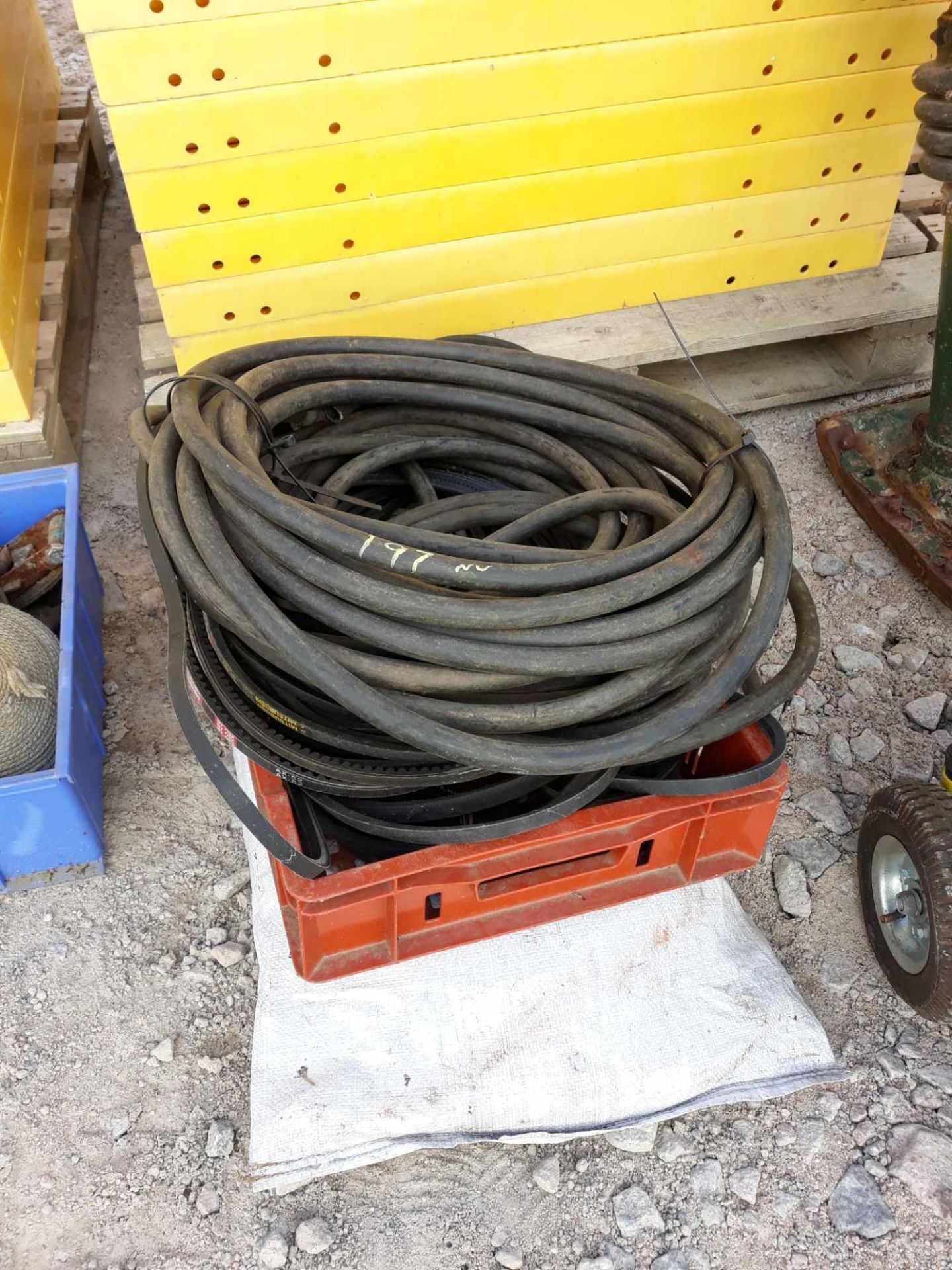 HOSES AND BELTS