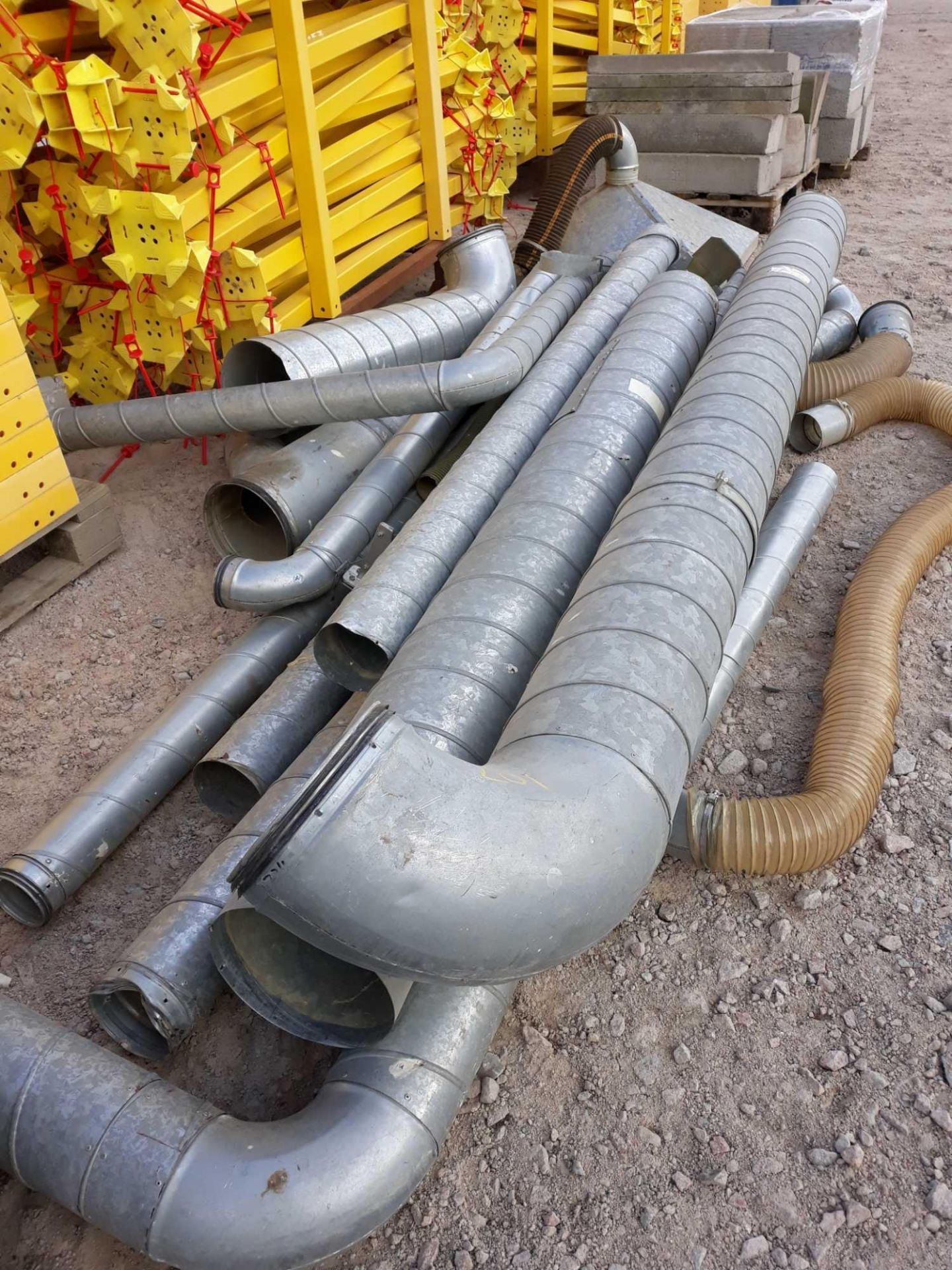 PIPE DUCT