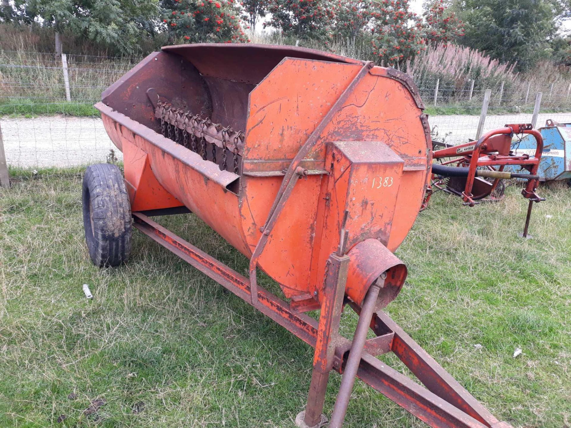 HOWARD 100 MUCKSPREADER WITH PTO