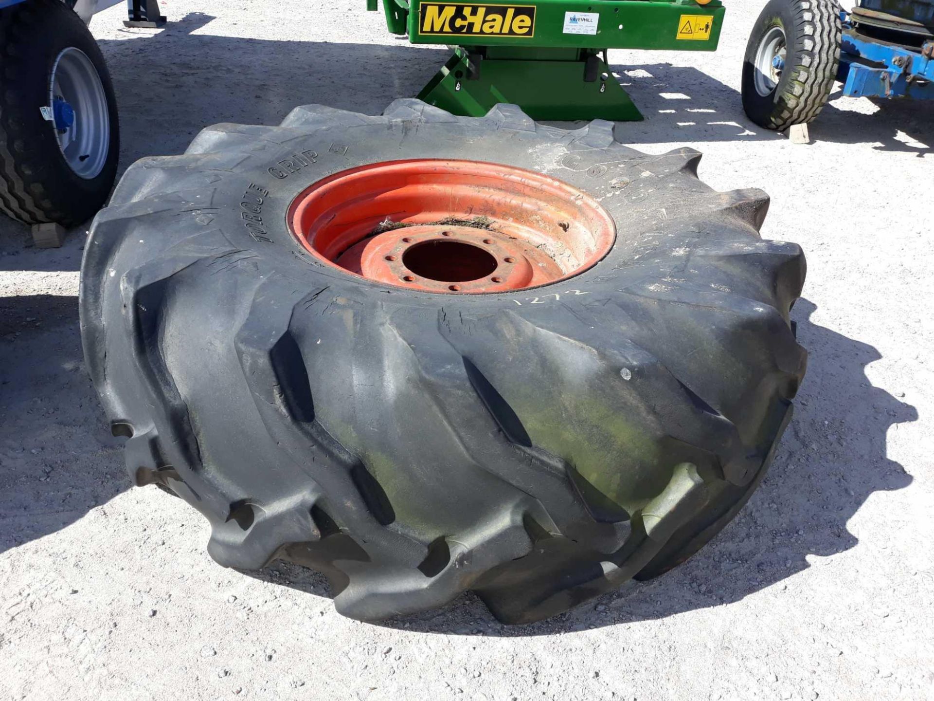 CLAAS COMBINE WHEEL & TYRE