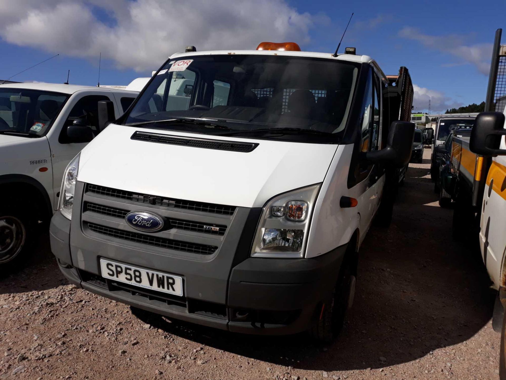 Ford Transit 100 T350l D/c Rwd - 2402cc Pickup - Image 8 of 9