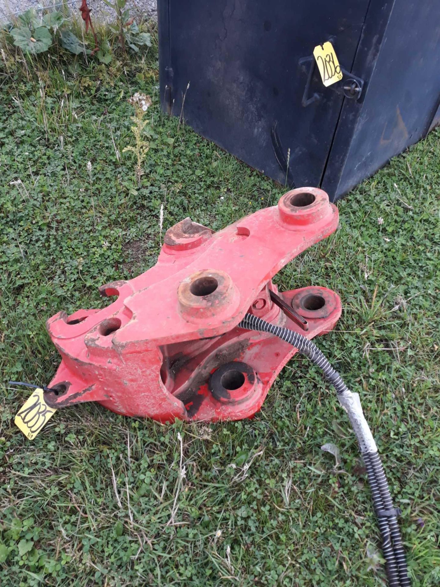 MILLER HYDRAULIC HITCH