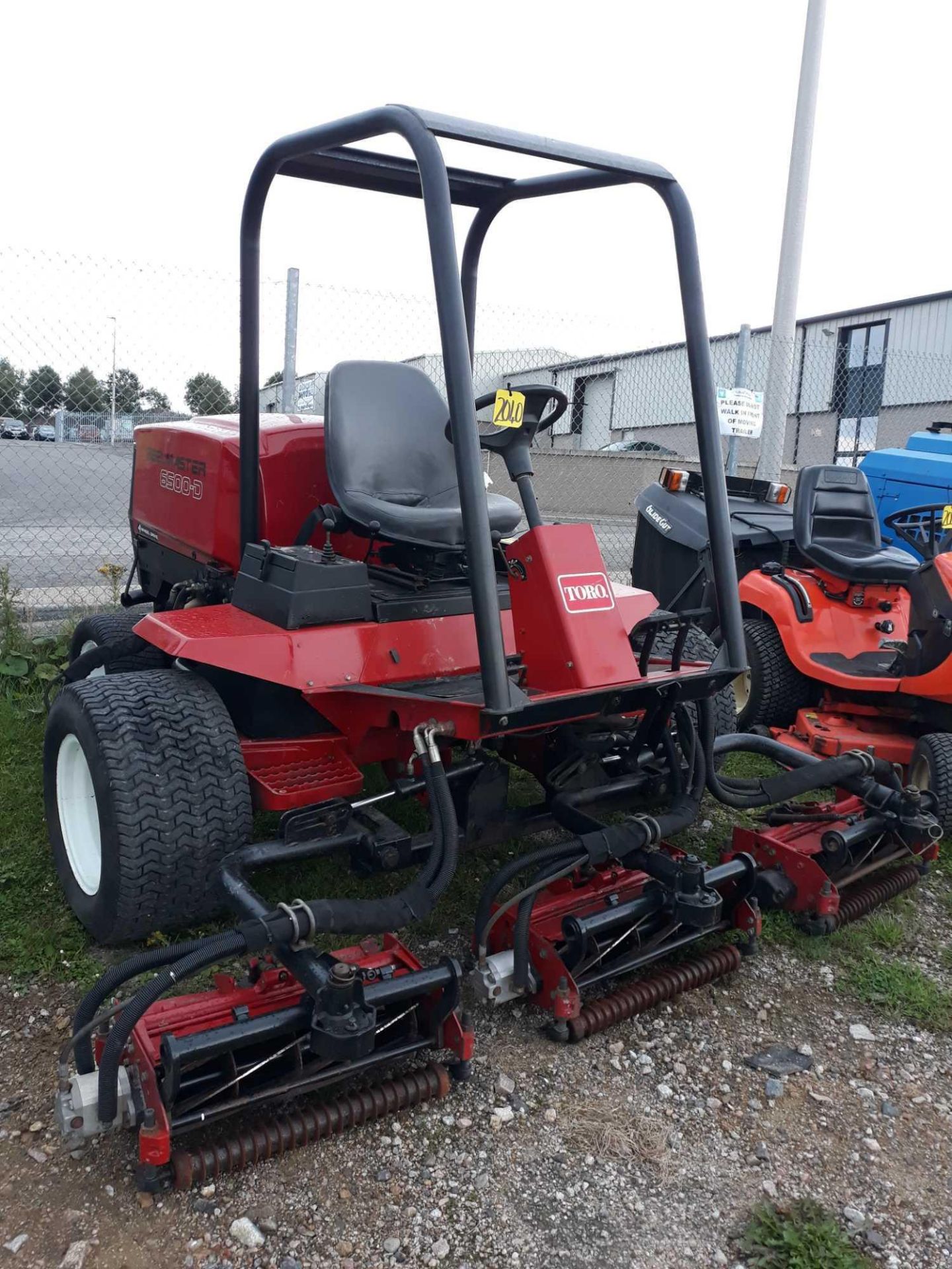 TORO 6500D TRIPLE MOWER KEY IN P/CABIN