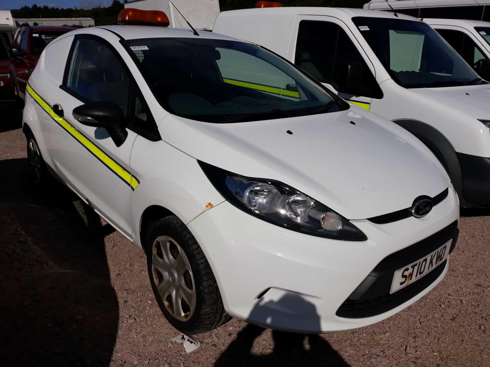 Ford Fiesta Base Tdci 68 - 1399cc 2 Door Van - Image 2 of 9