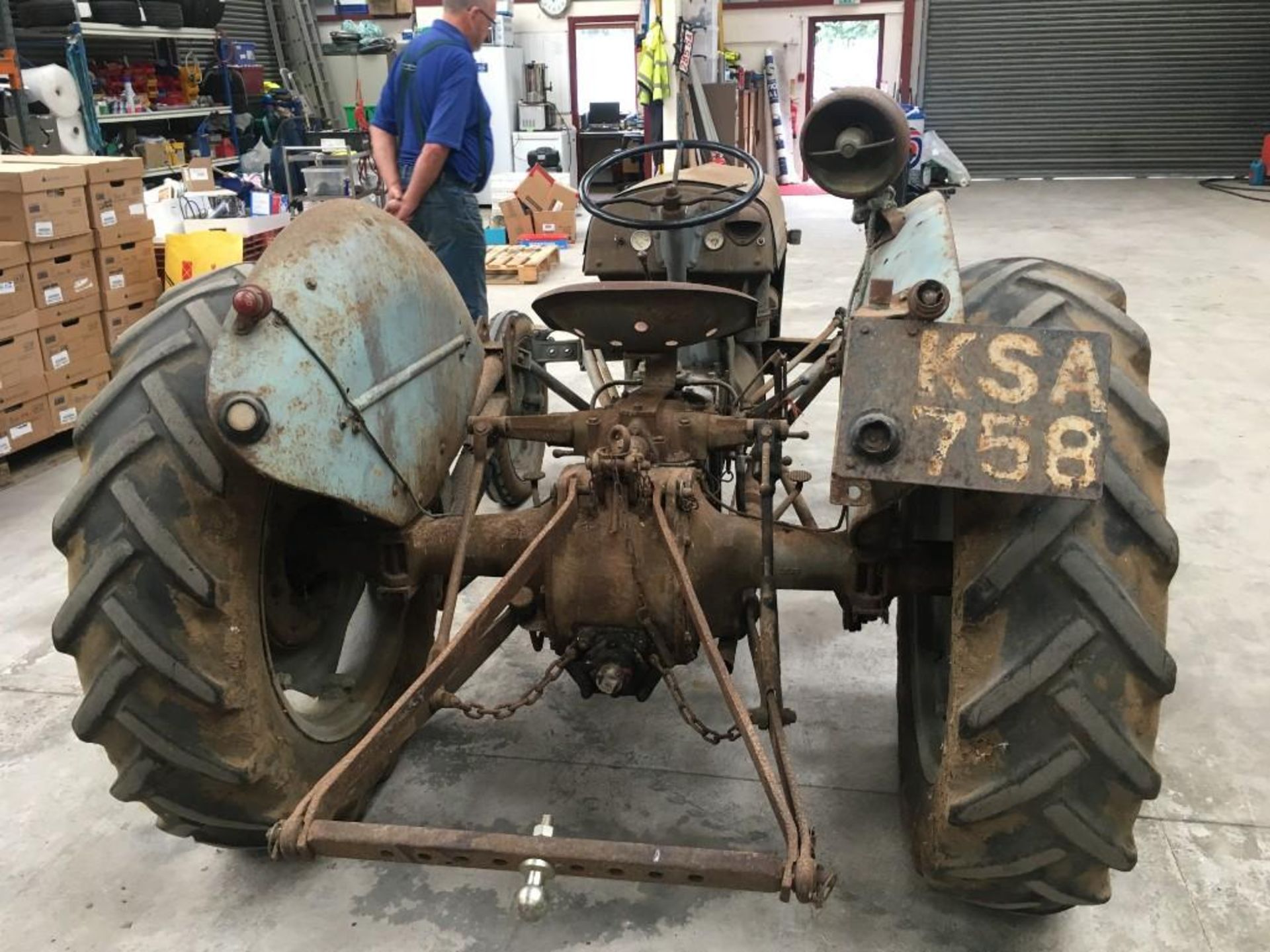 Ferguson TE-20, Petrol Parrafin, c/w Hydraulic Front Loader & Dung Fork (next to auctioneers box), N - Image 14 of 15
