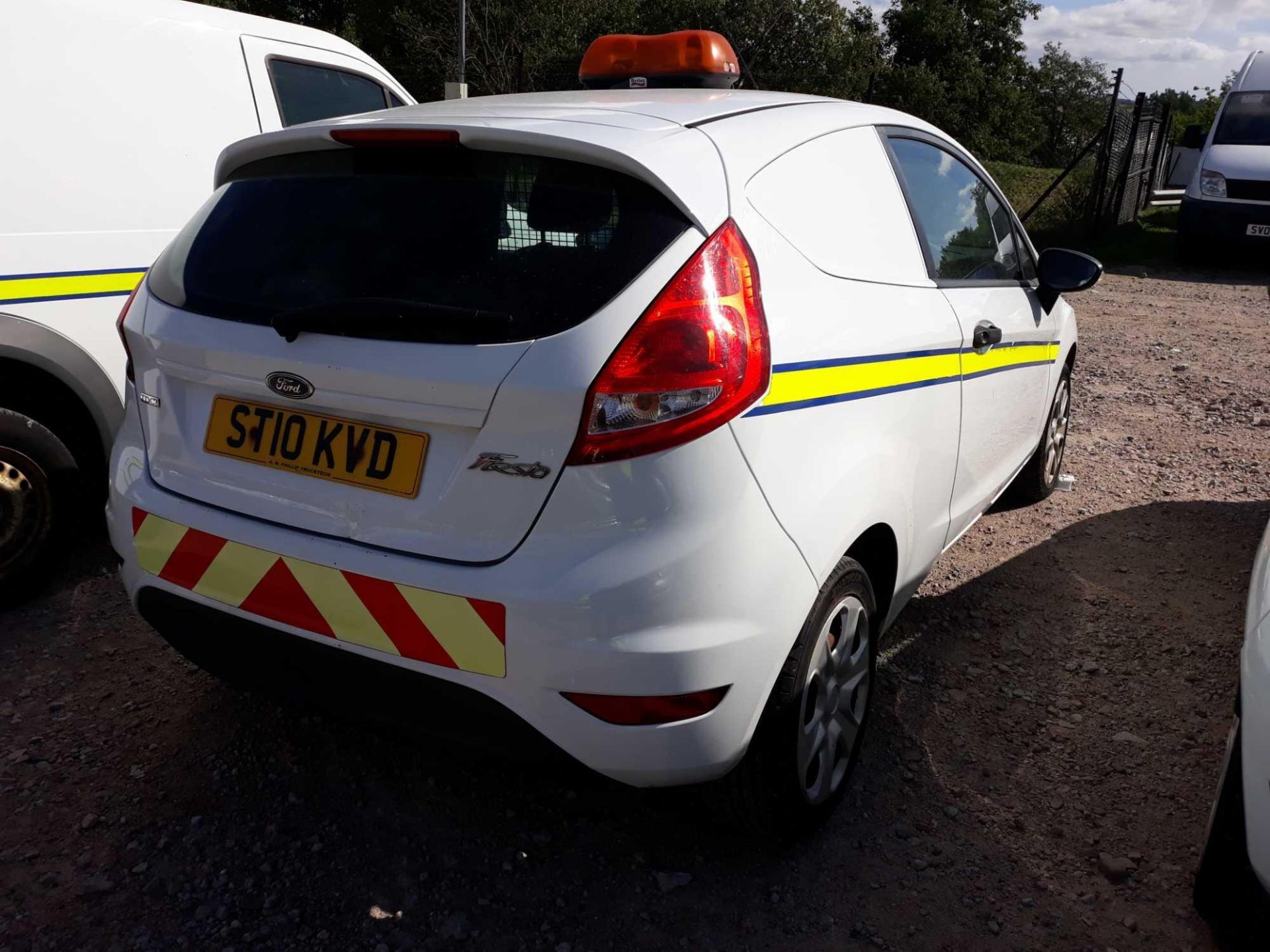 Ford Fiesta Base Tdci 68 - 1399cc 2 Door Van - Image 5 of 9