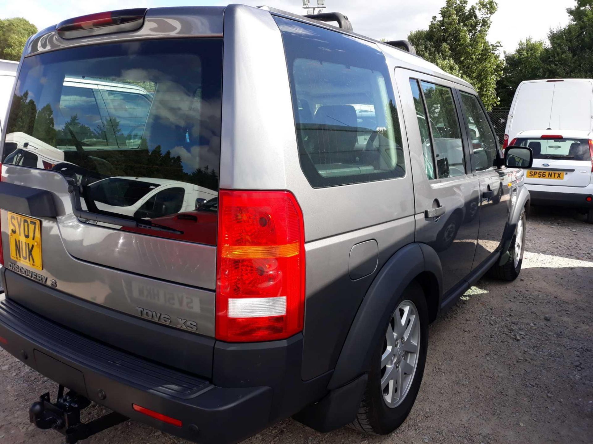 Land Rover Discovery Tdv6 Xs A - 2720cc Estate - Image 5 of 9