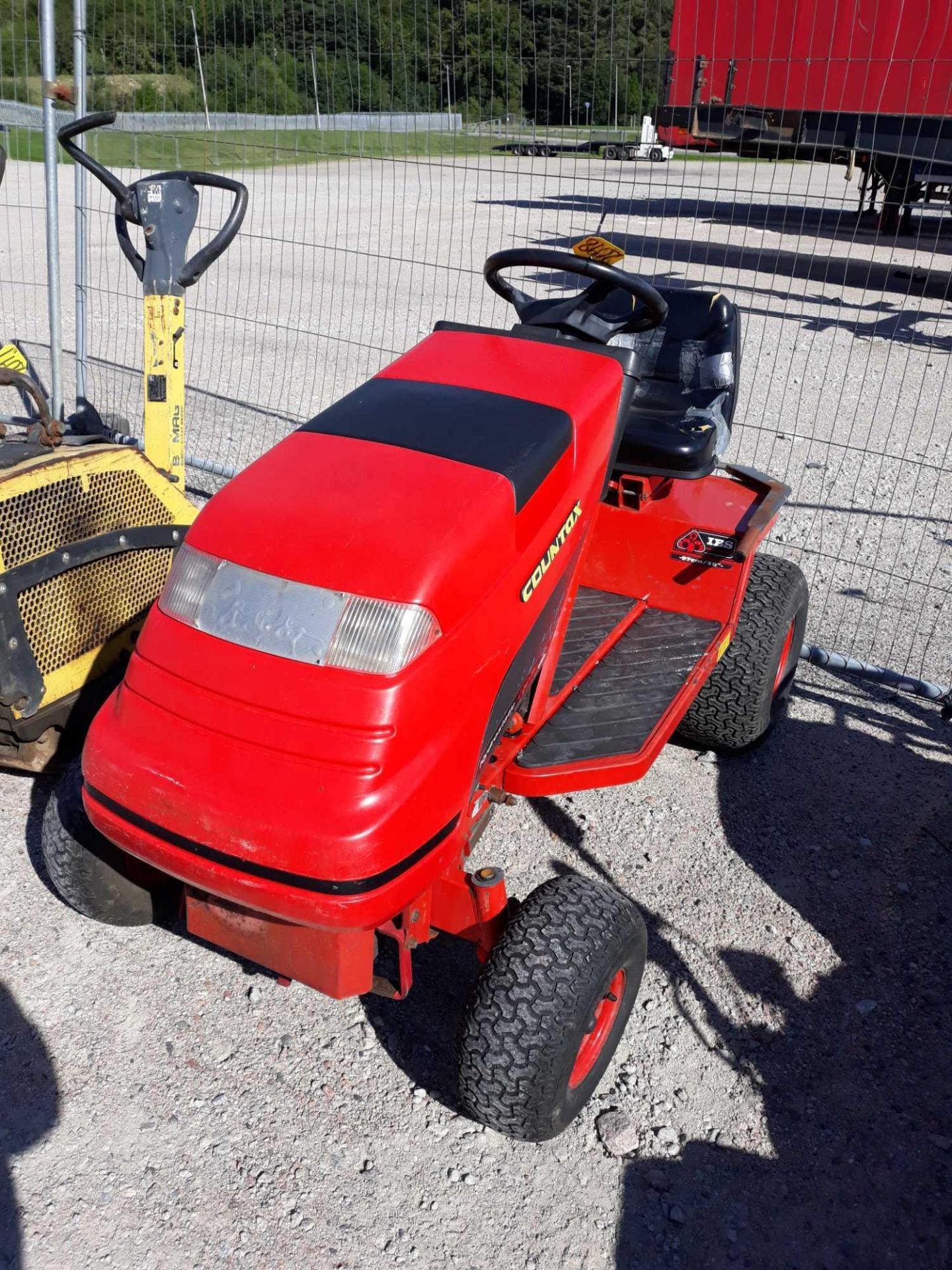 COUNTAX RIDE ON MOWER - NO DECK KEY IN PC