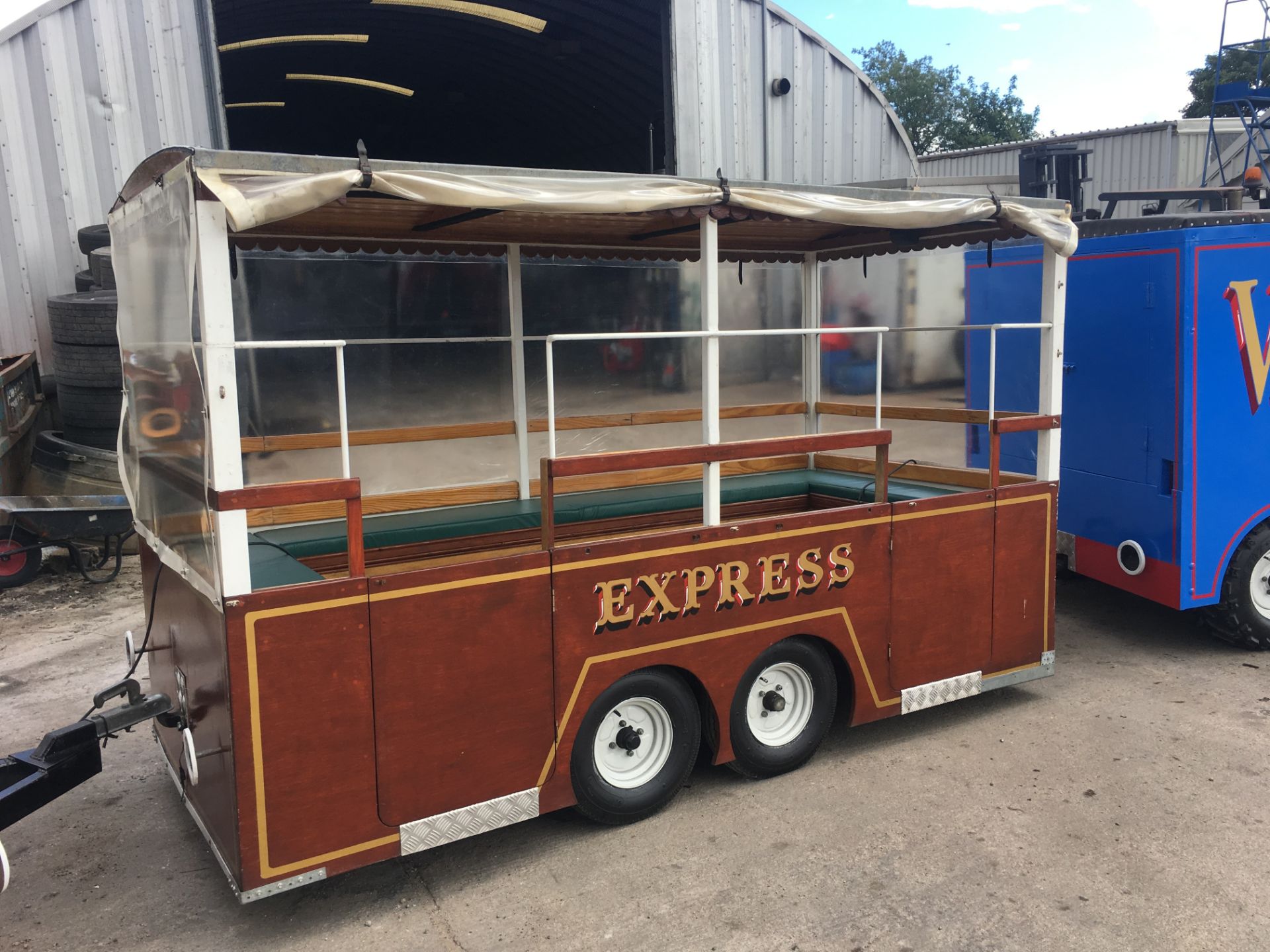 Massey Ferguson, 4x4 with 2 coaches constructed with original wood from co-op Berryden, No VAT - Image 12 of 14