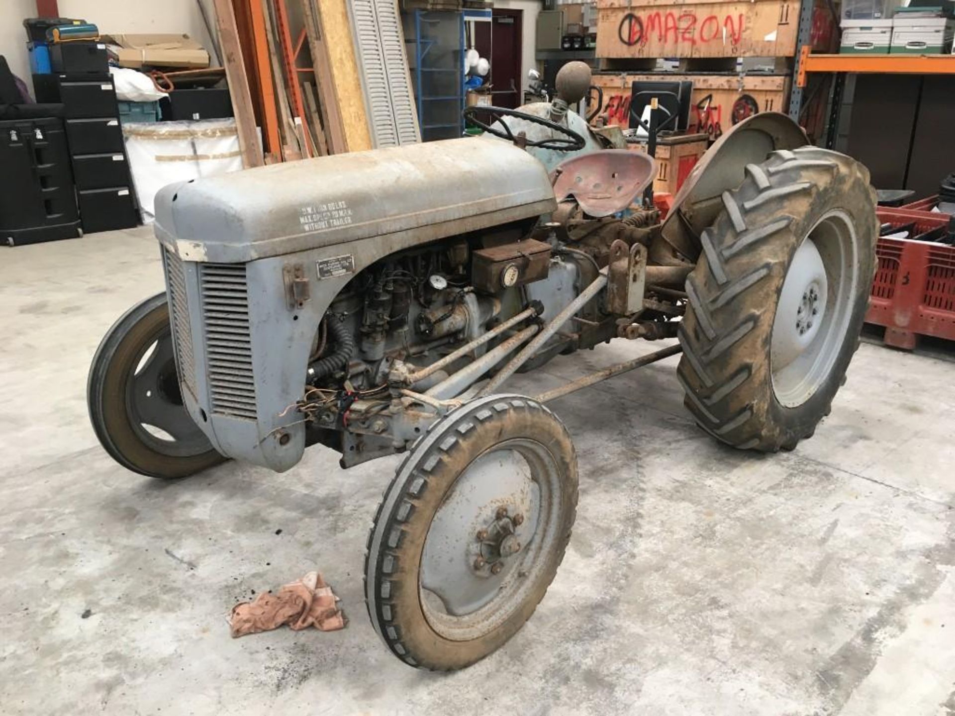 Ferguson TE-20, Petrol Parrafin, c/w Hydraulic Front Loader & Dung Fork (next to auctioneers box), N - Image 8 of 15