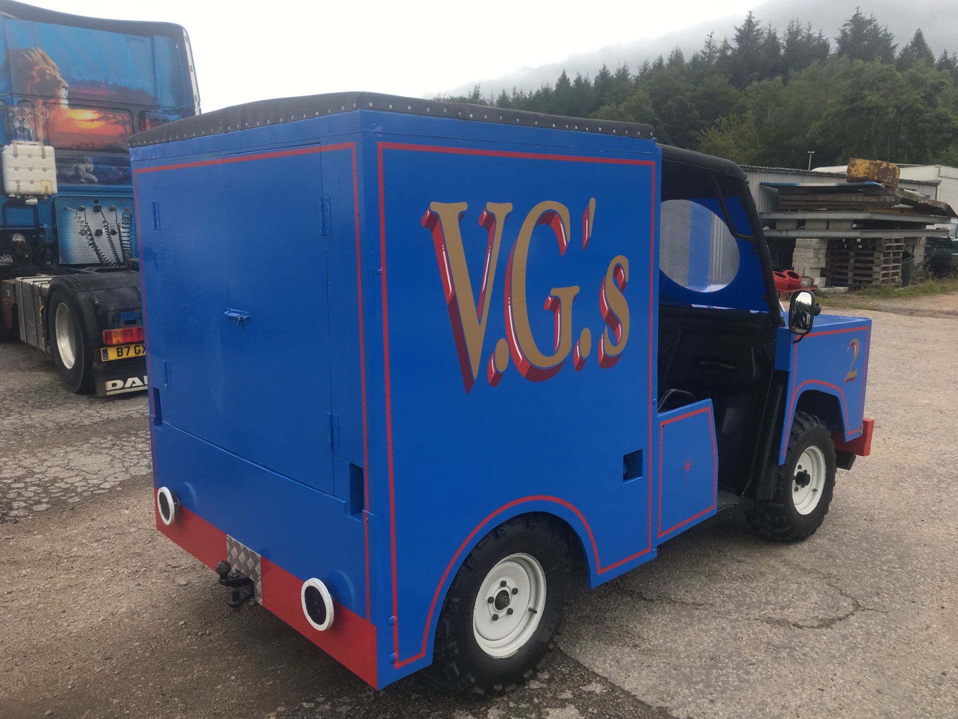 Massey Ferguson, 4x4 with 2 coaches constructed with original wood from co-op Berryden, No VAT - Image 8 of 14