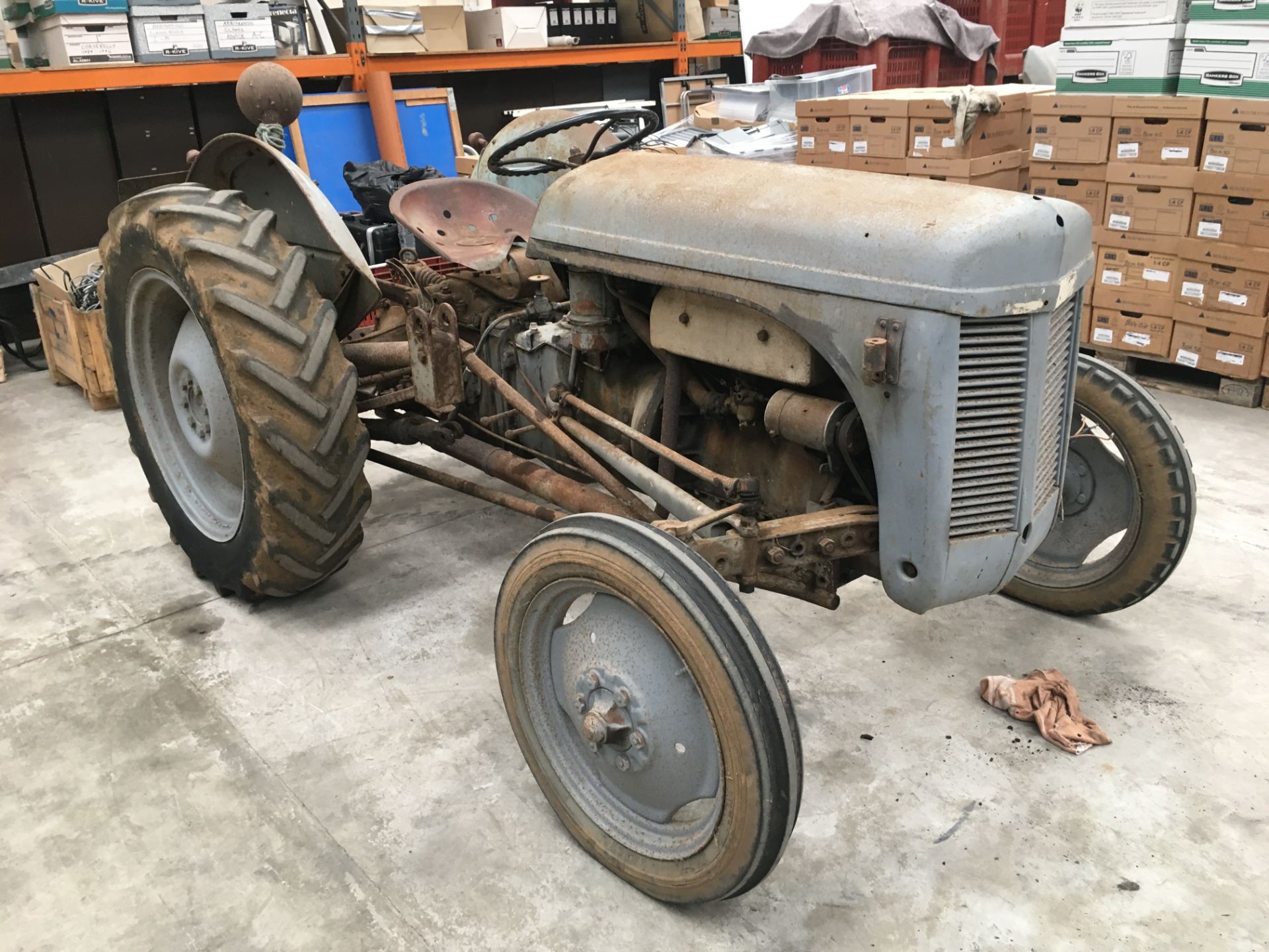 Ferguson TE-20, Petrol Parrafin, c/w Hydraulic Front Loader & Dung Fork (next to auctioneers box), N