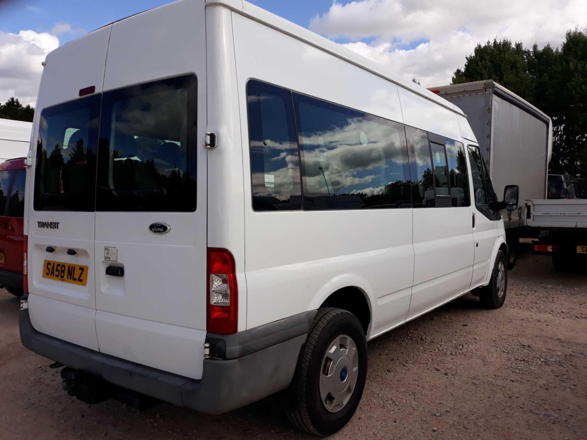 Ford Transit 100 T370 15s Rwd - 2402cc Minibus - Bild 6 aus 8