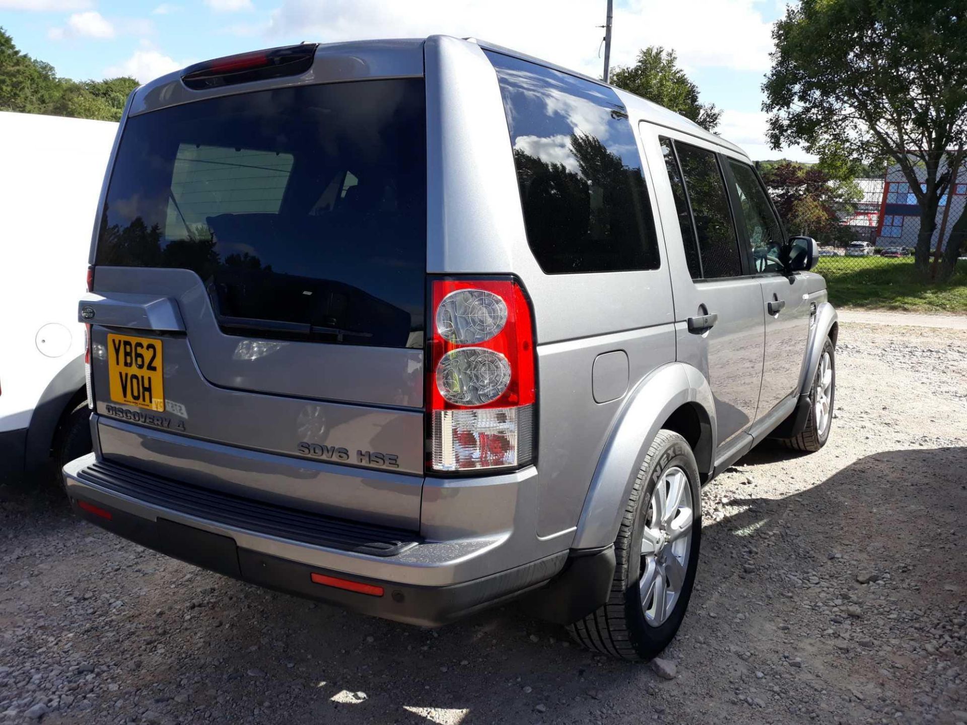 Land Rover Discovery Hse Sdv6 Auto - 2993cc Estate - Image 6 of 8