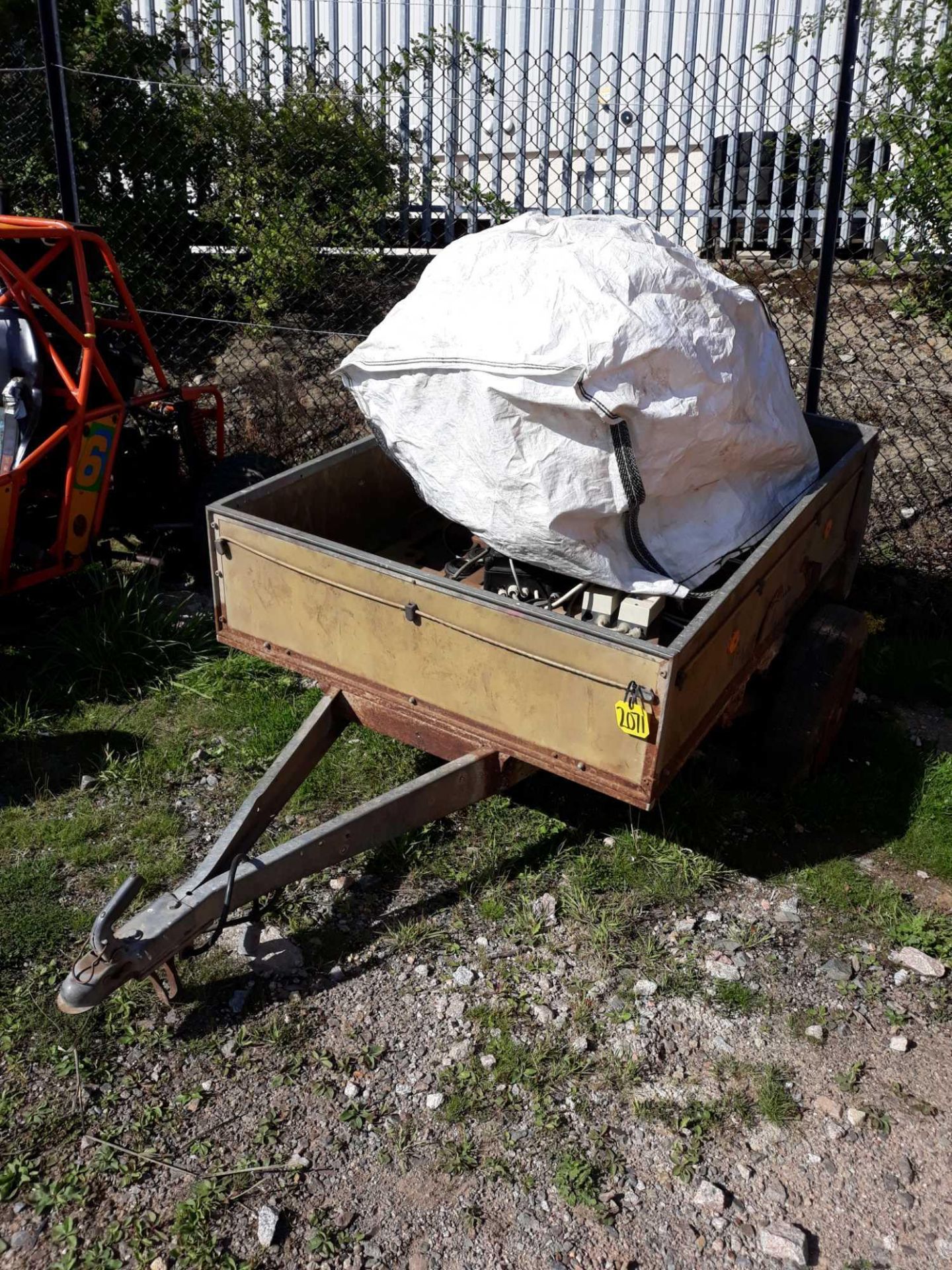 TRAILER MOUNTED CLAY PIGEON TRAP