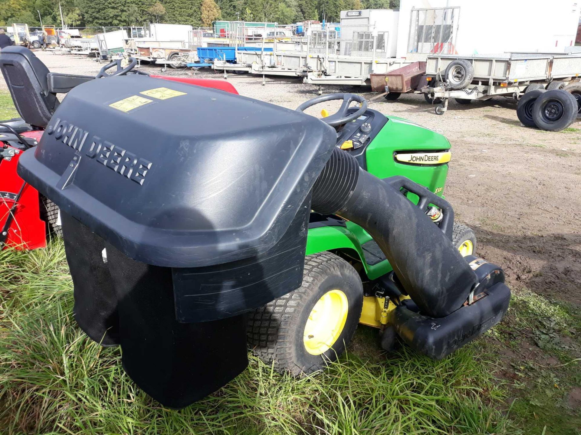 JOHN DEERE X320 MOWER C/W COLLECTOR - Image 2 of 2