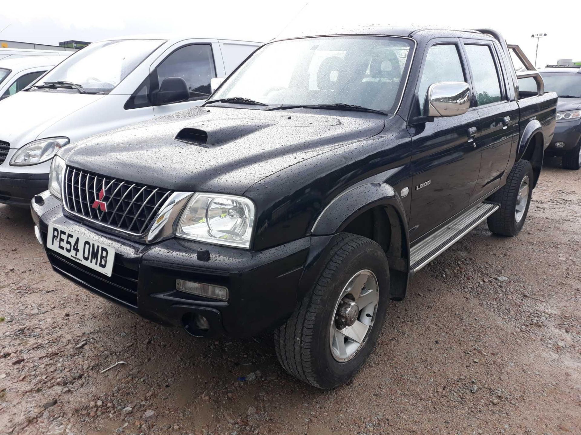 Mitsubishi L200 Animal Lwb 4wd - 2477cc Pickup - Image 2 of 3