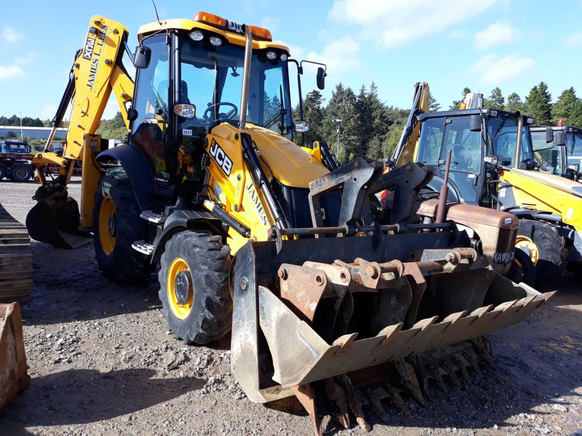 Jcb 3CX Digger - 4400cc Tractor