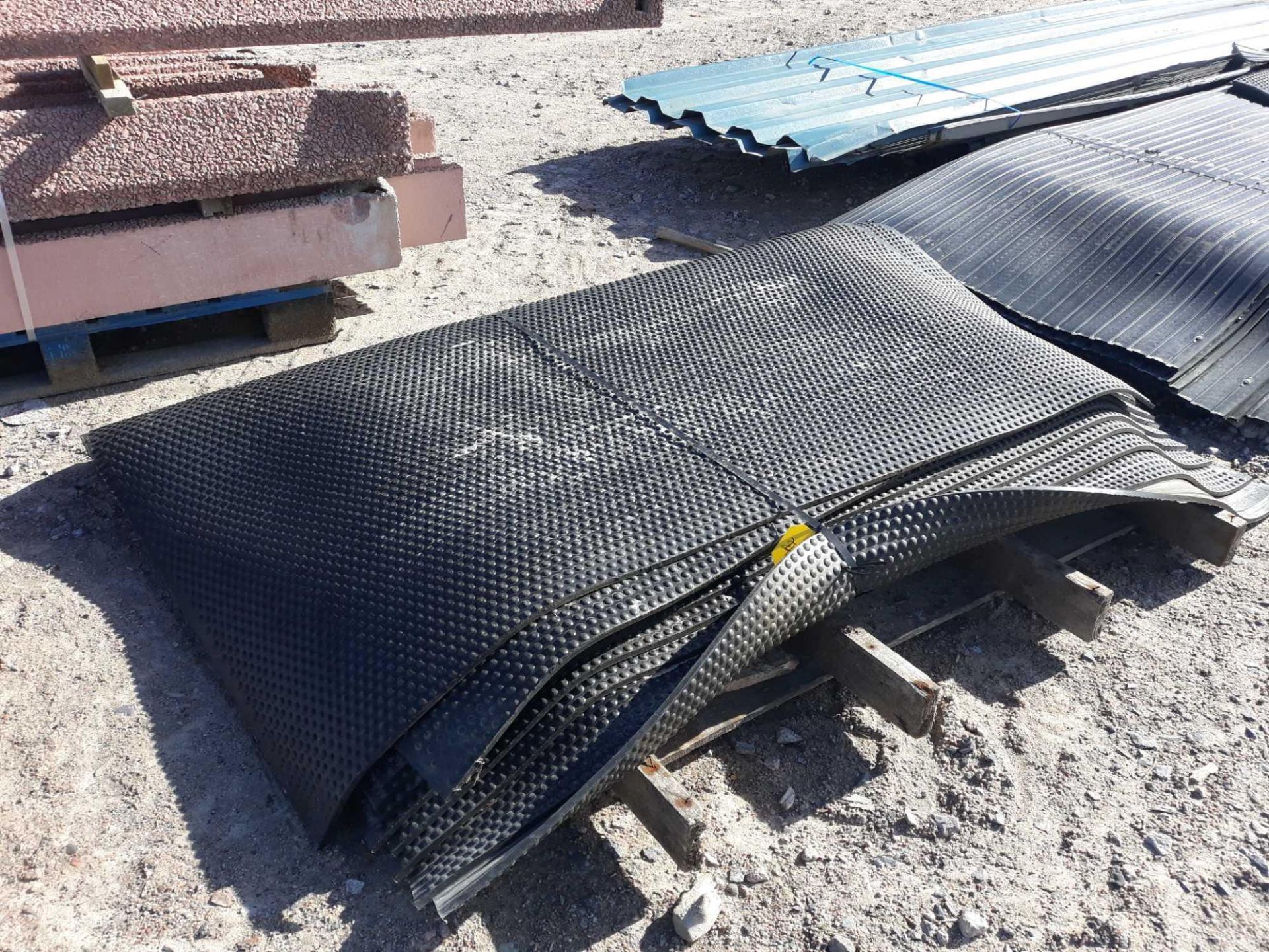 10 RUBBER MATS