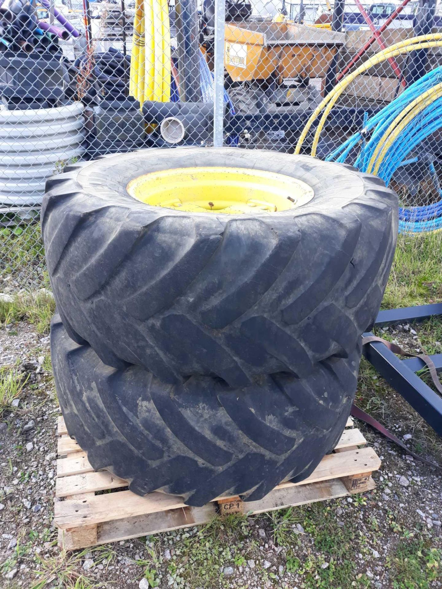 PAIR JOHN DEERE TYRES & CENTRES