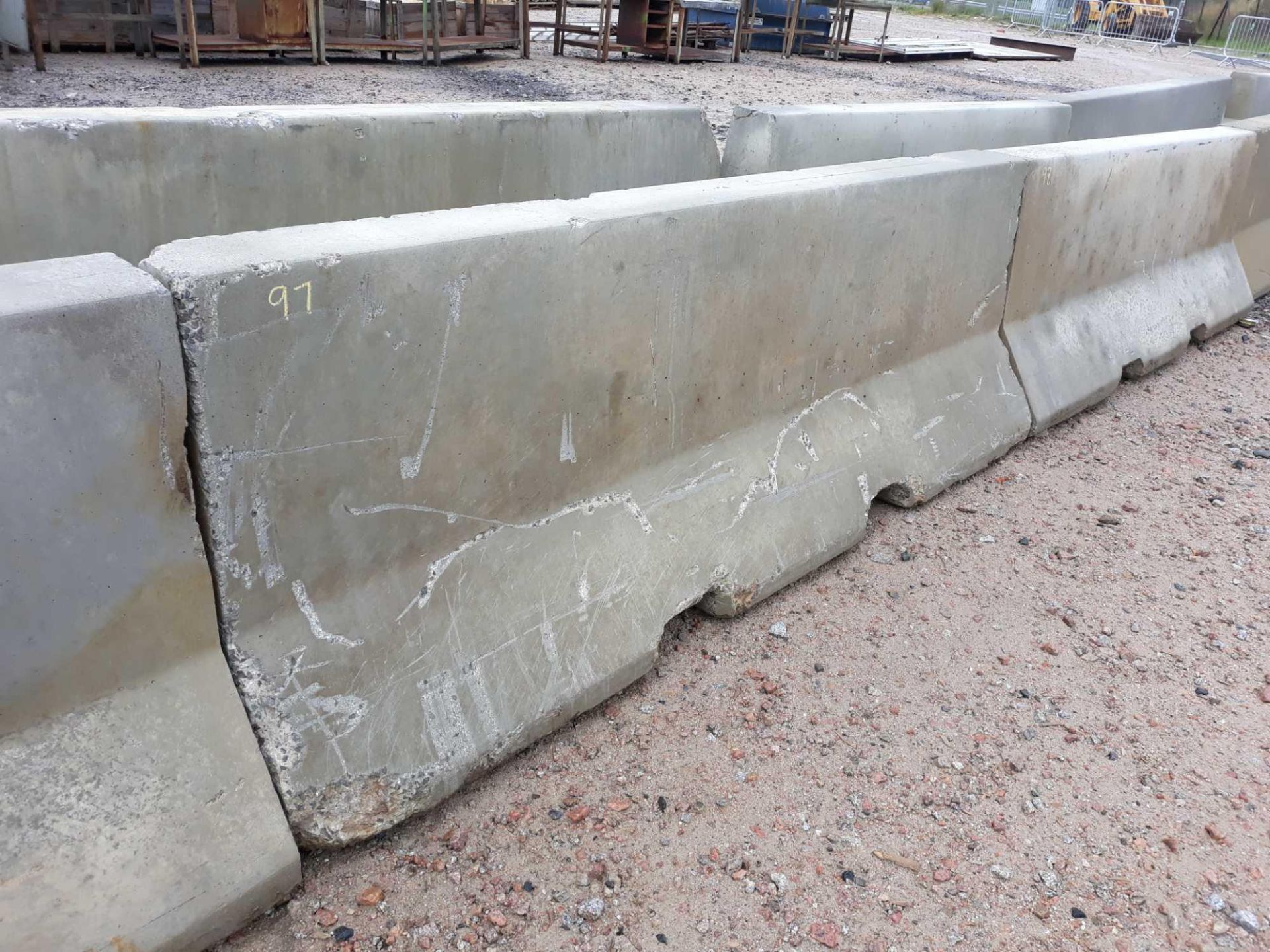 CONCRETE ROAD BARRIER