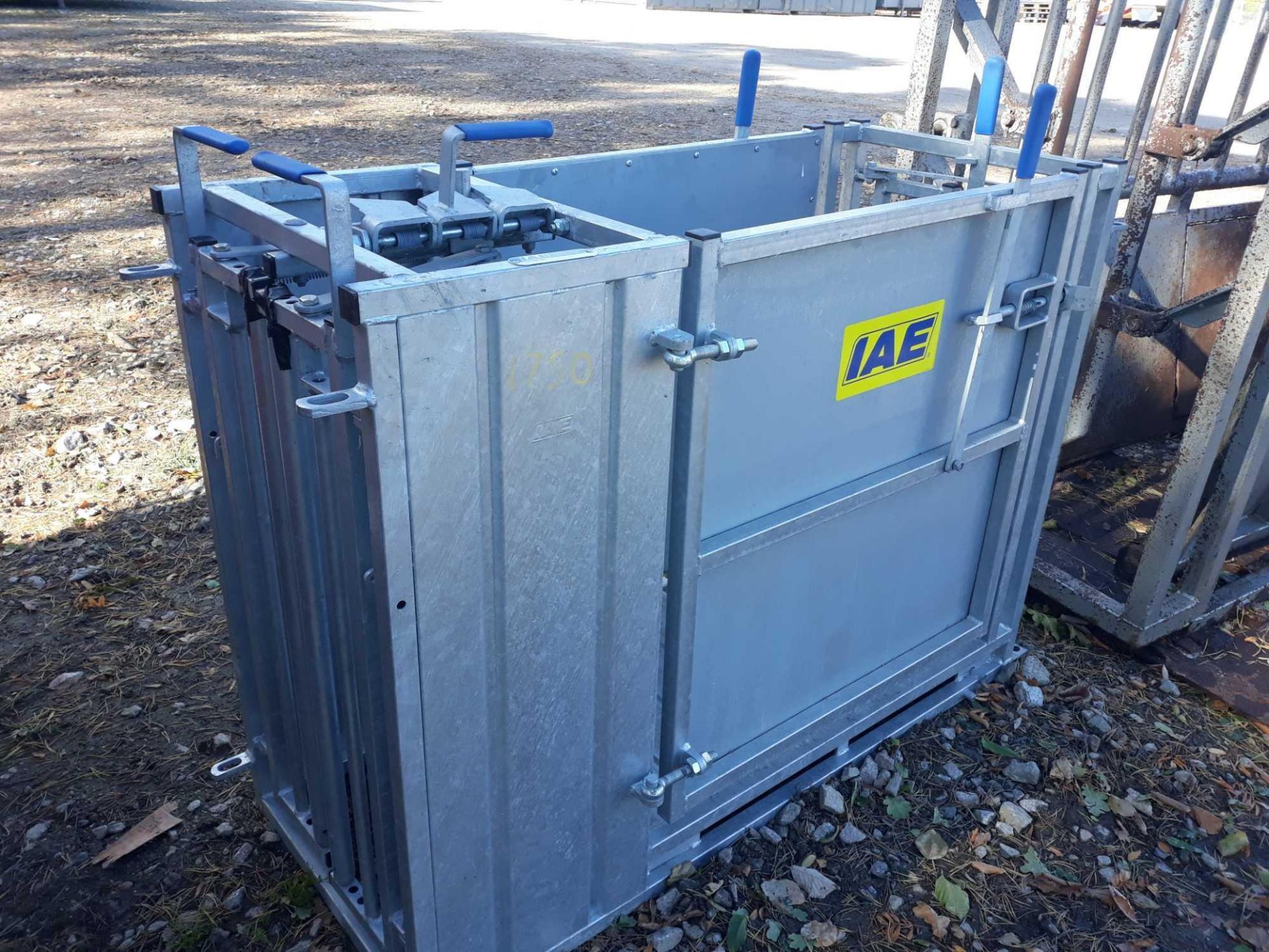 IAE SHEEP DOCKING CRATE