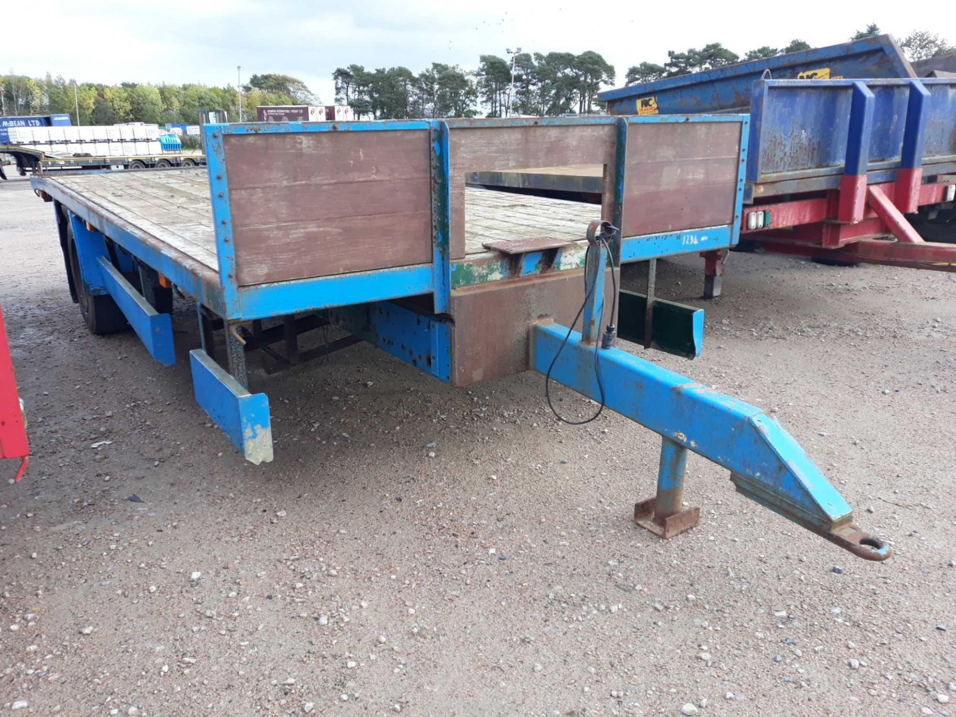 21 FT BEAVERTAIL FLAT BED TRAILER