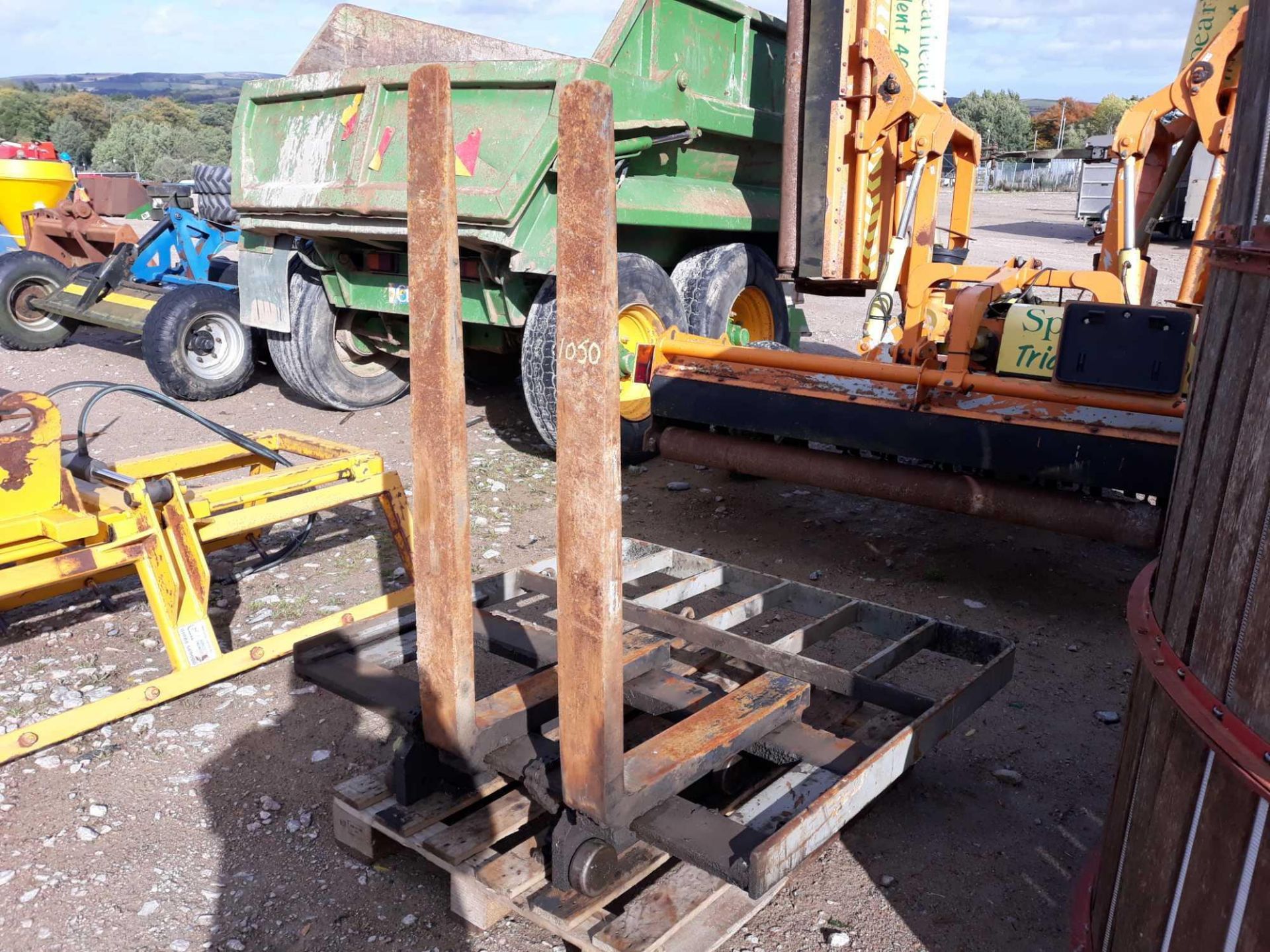 PALLET FORK ATTACHMENT