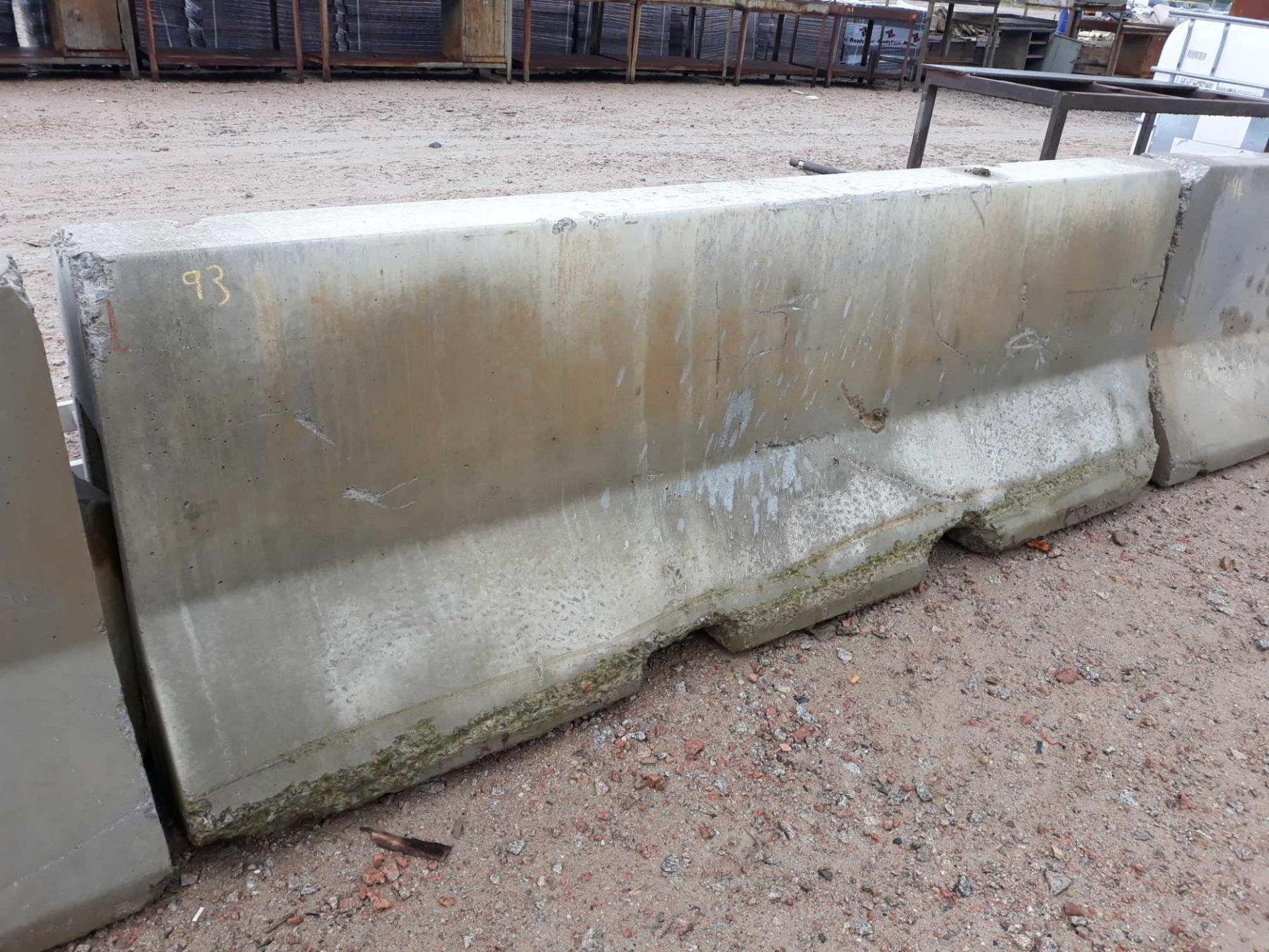 CONCRETE ROAD BARRIER