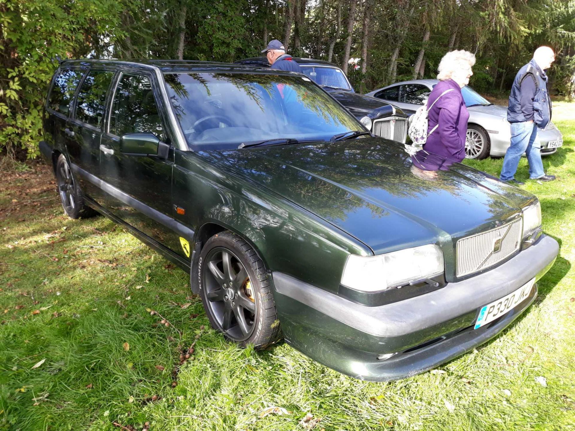 Volvo 850T T5 Auto 5 Door Estate - Image 2 of 3