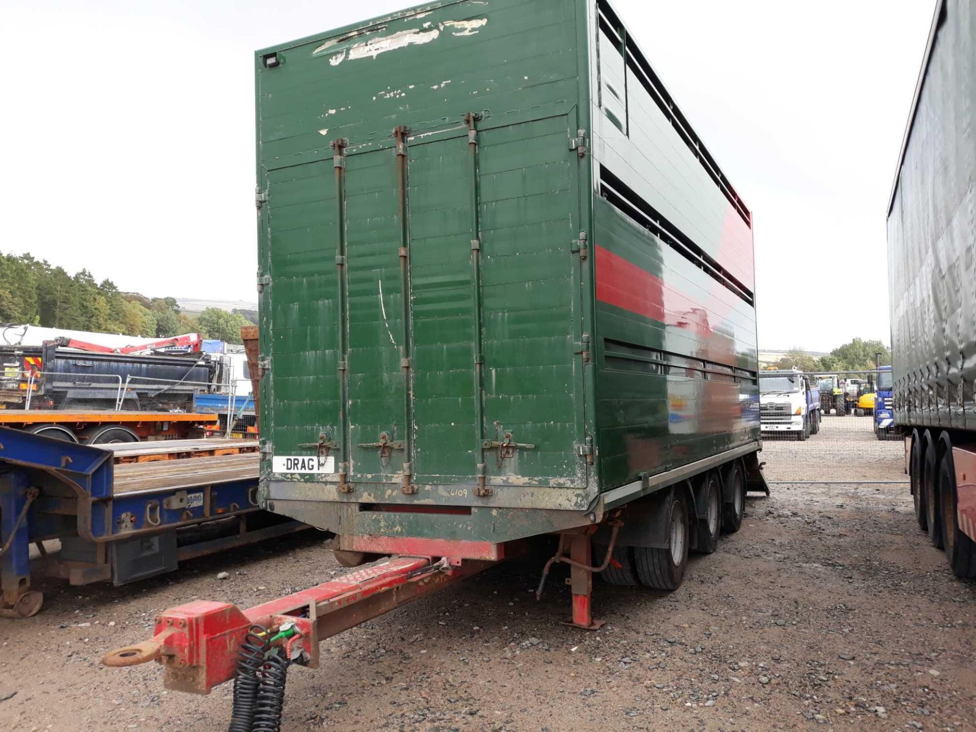 PATON TRI AXLE DRAG FLOAT 3 DECKS SHEEP/1 DECK CATTLE