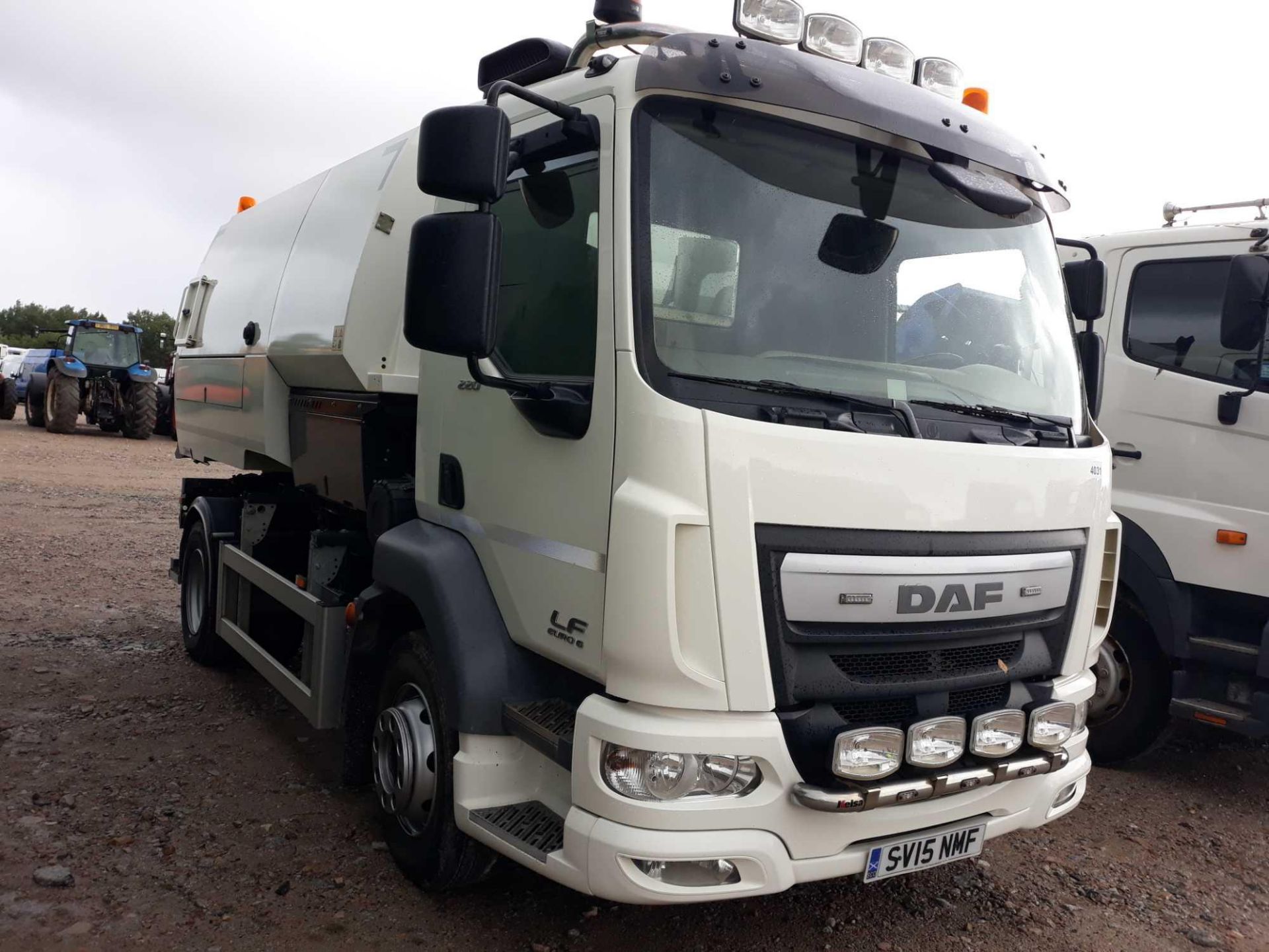 Daf Trucks Lf Lf 220 Fa 15t Sweeper - 6700cc Truck - Image 2 of 2