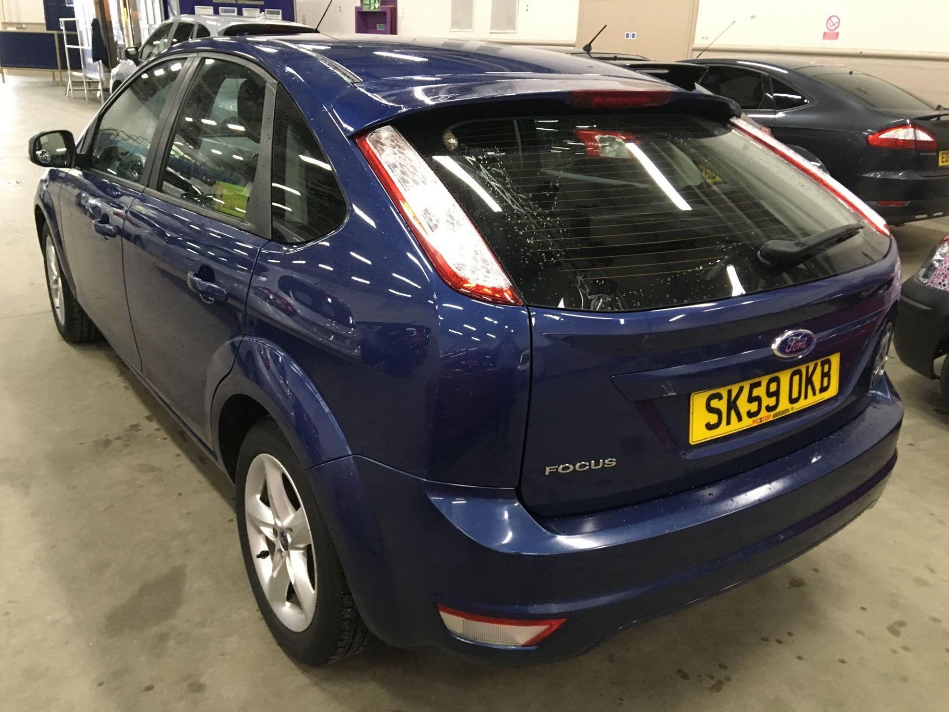 Ford Focus Zetec 100 - 1596cc 5 Door - Image 3 of 6