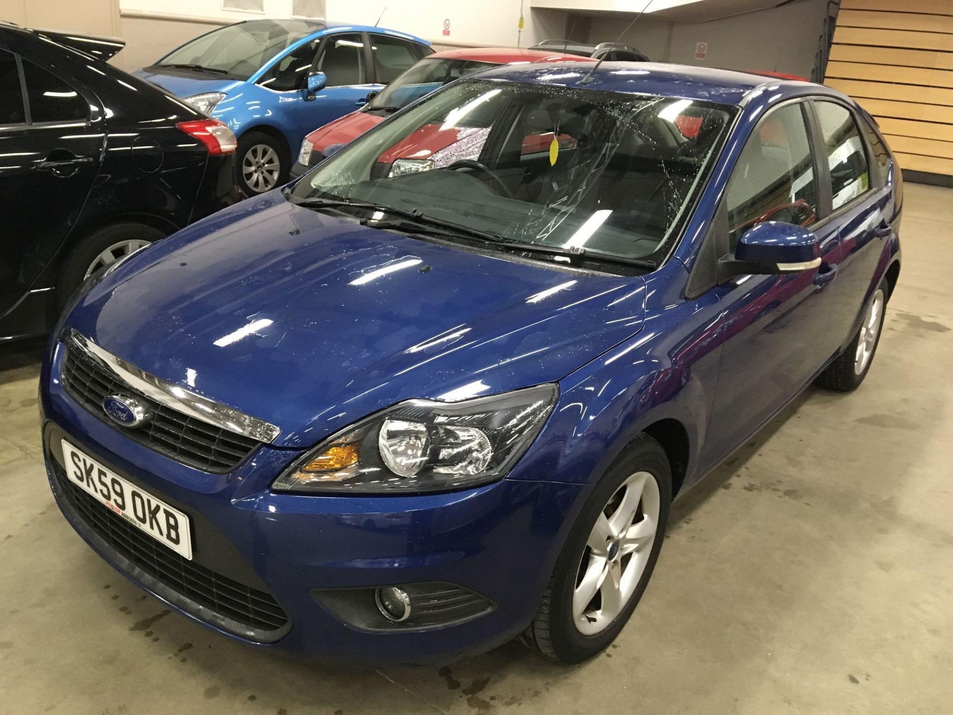 Ford Focus Zetec 100 - 1596cc 5 Door - Image 2 of 6