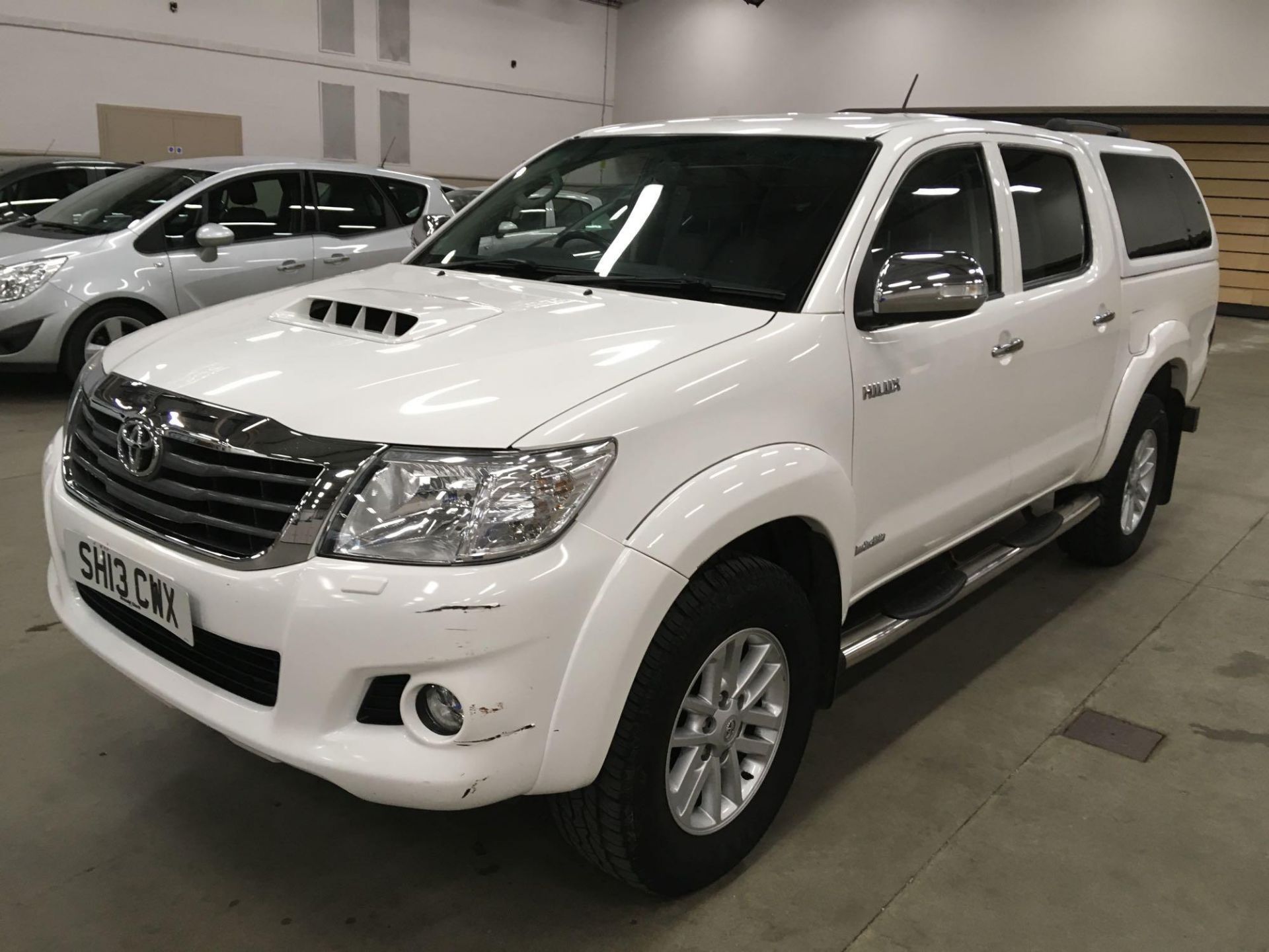 Toyota Hilux Invincible D-4d 4x4 - 2982cc 4x4 - Image 2 of 6