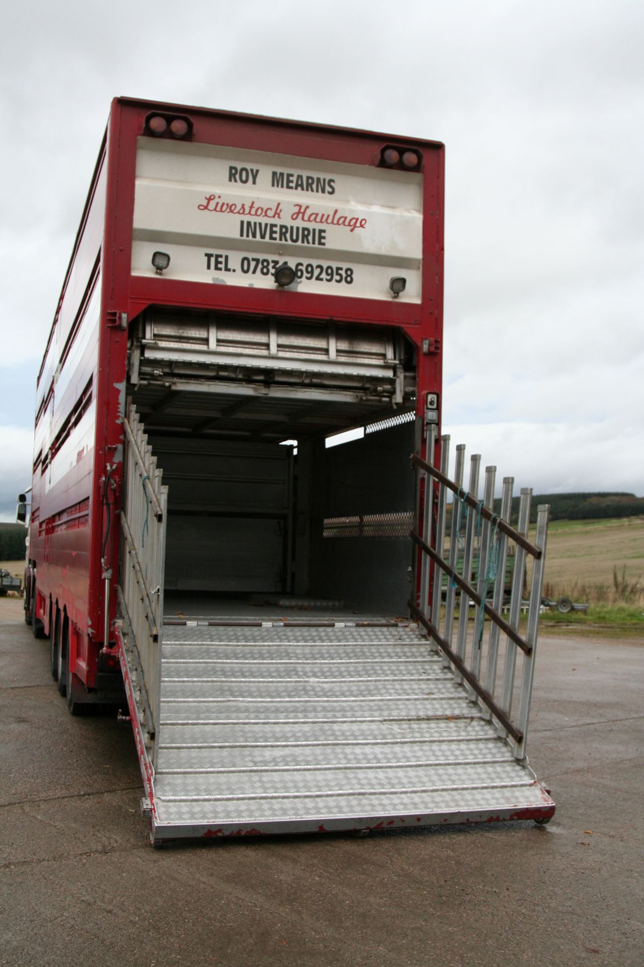 45 FT STEWART LIVESTOCK TRAILER - Image 11 of 37