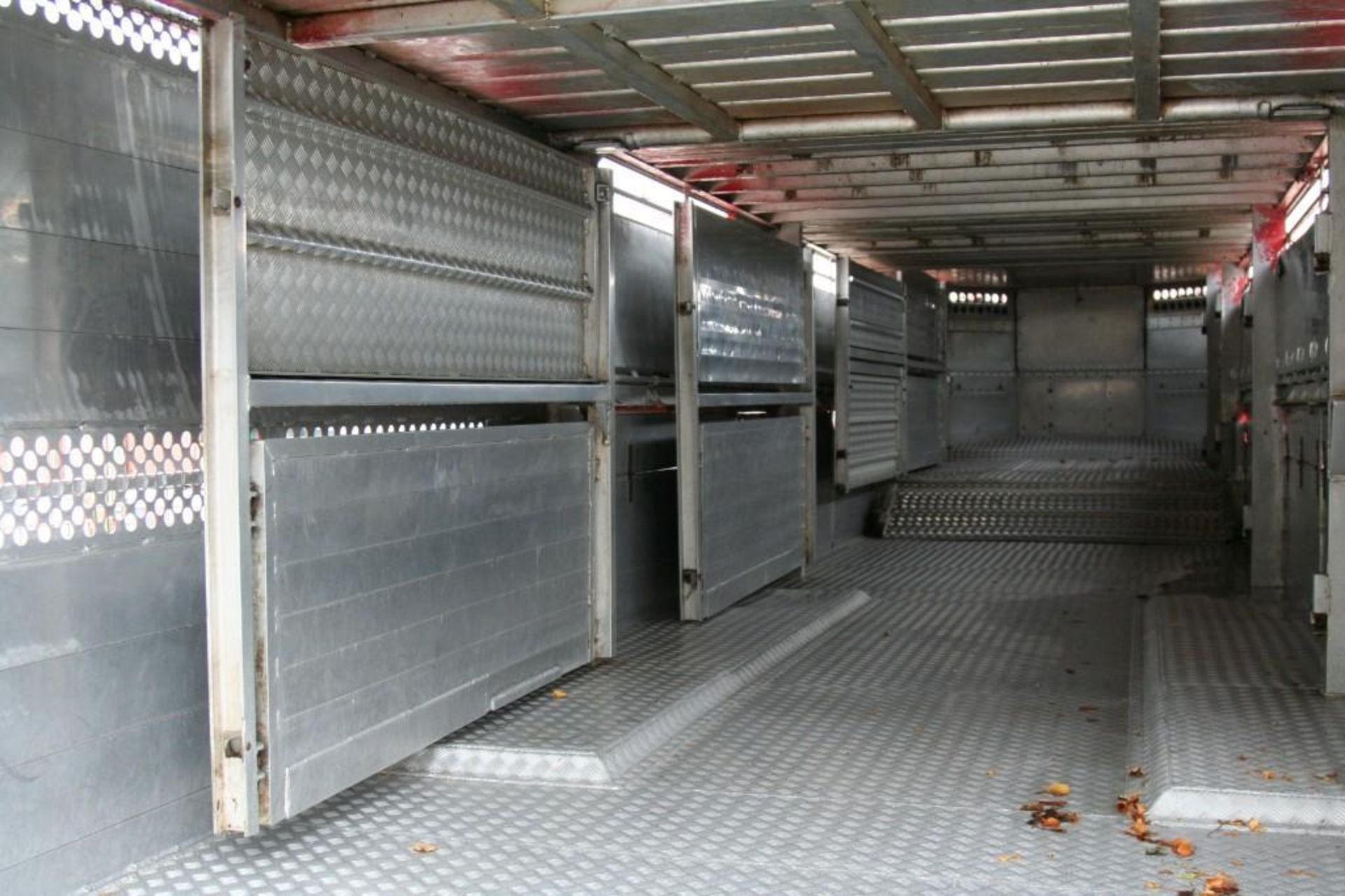 45 FT STEWART LIVESTOCK TRAILER - Image 28 of 37