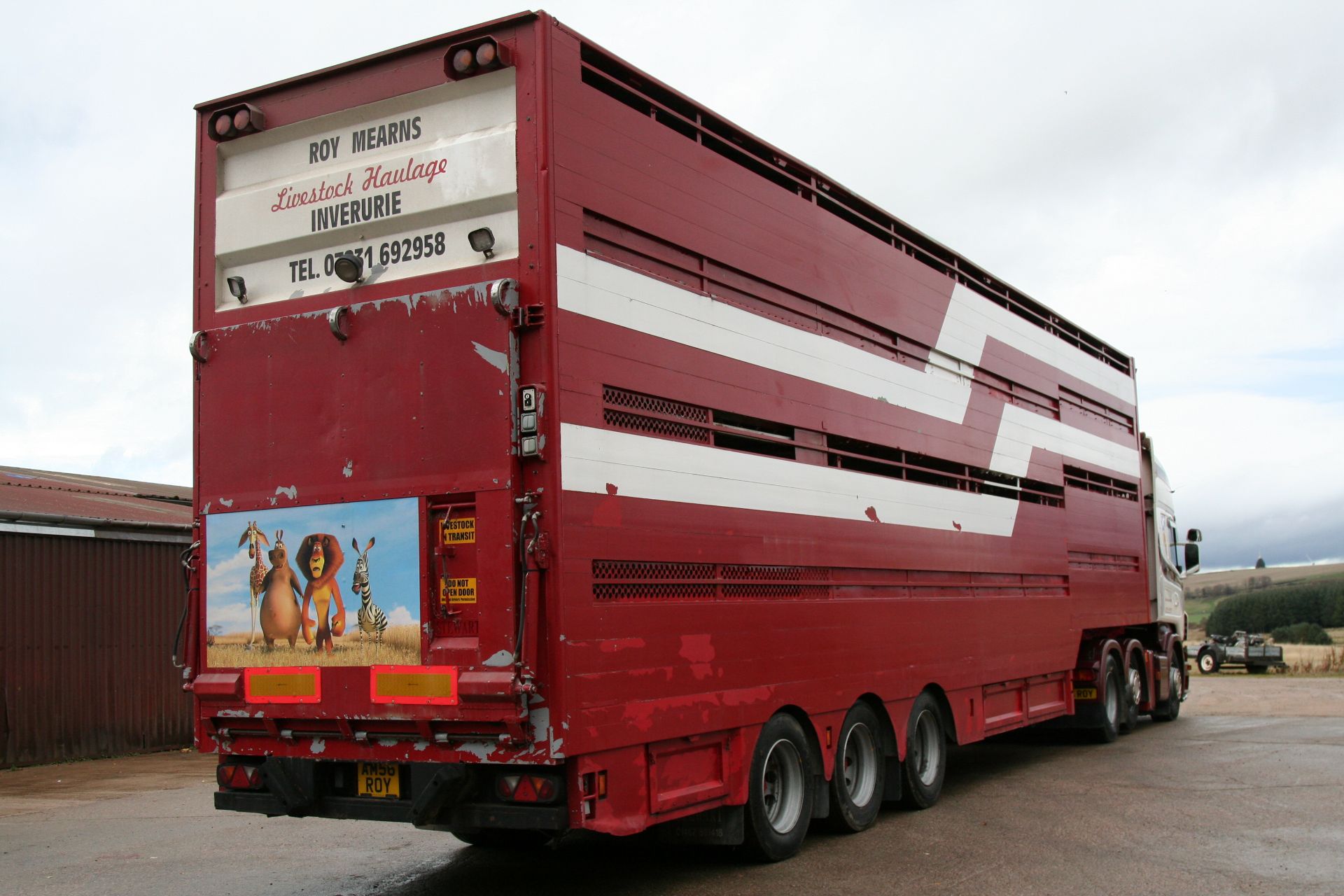 45 FT STEWART LIVESTOCK TRAILER - Image 2 of 37