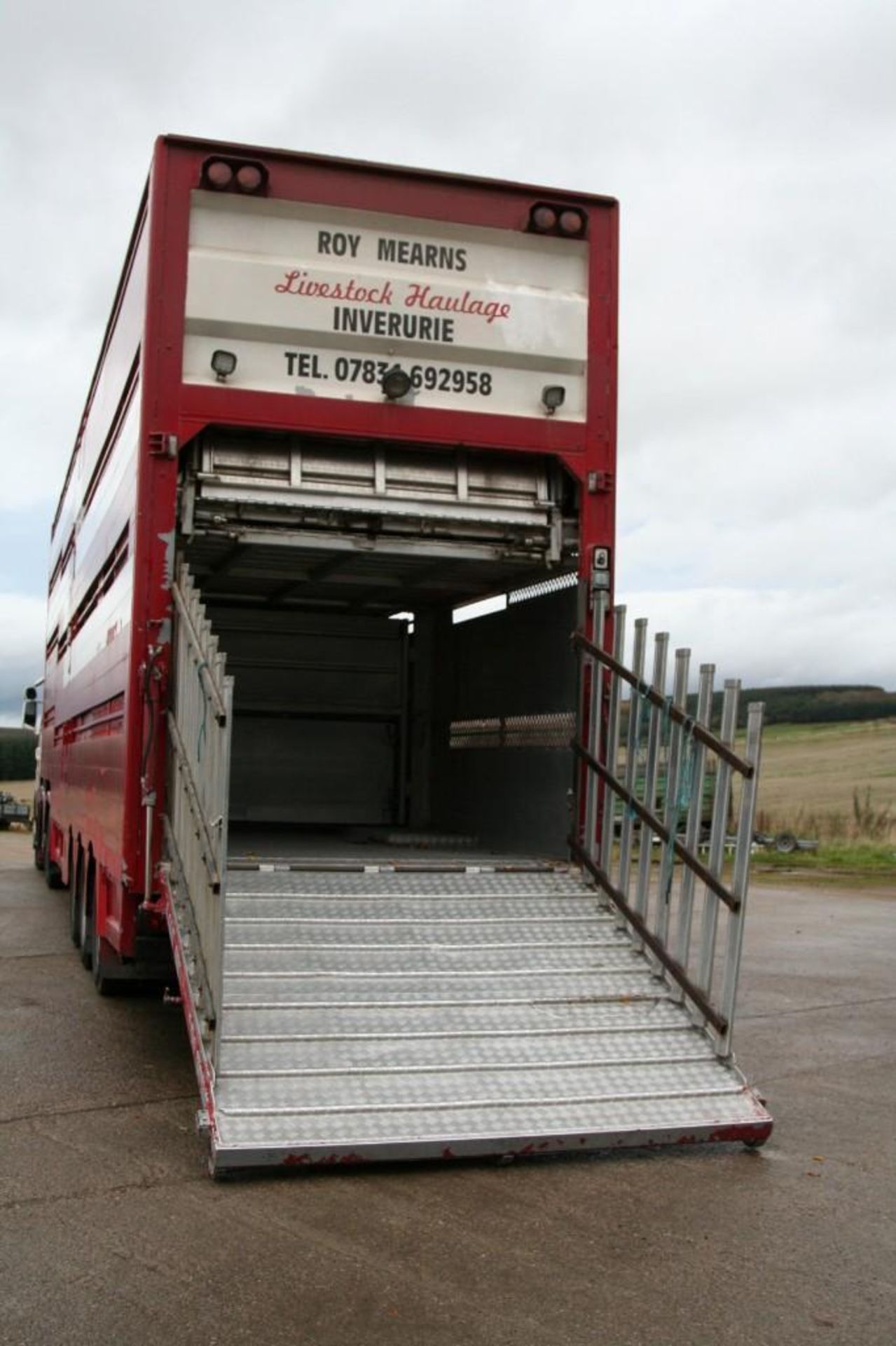 45 FT STEWART LIVESTOCK TRAILER - Image 14 of 37