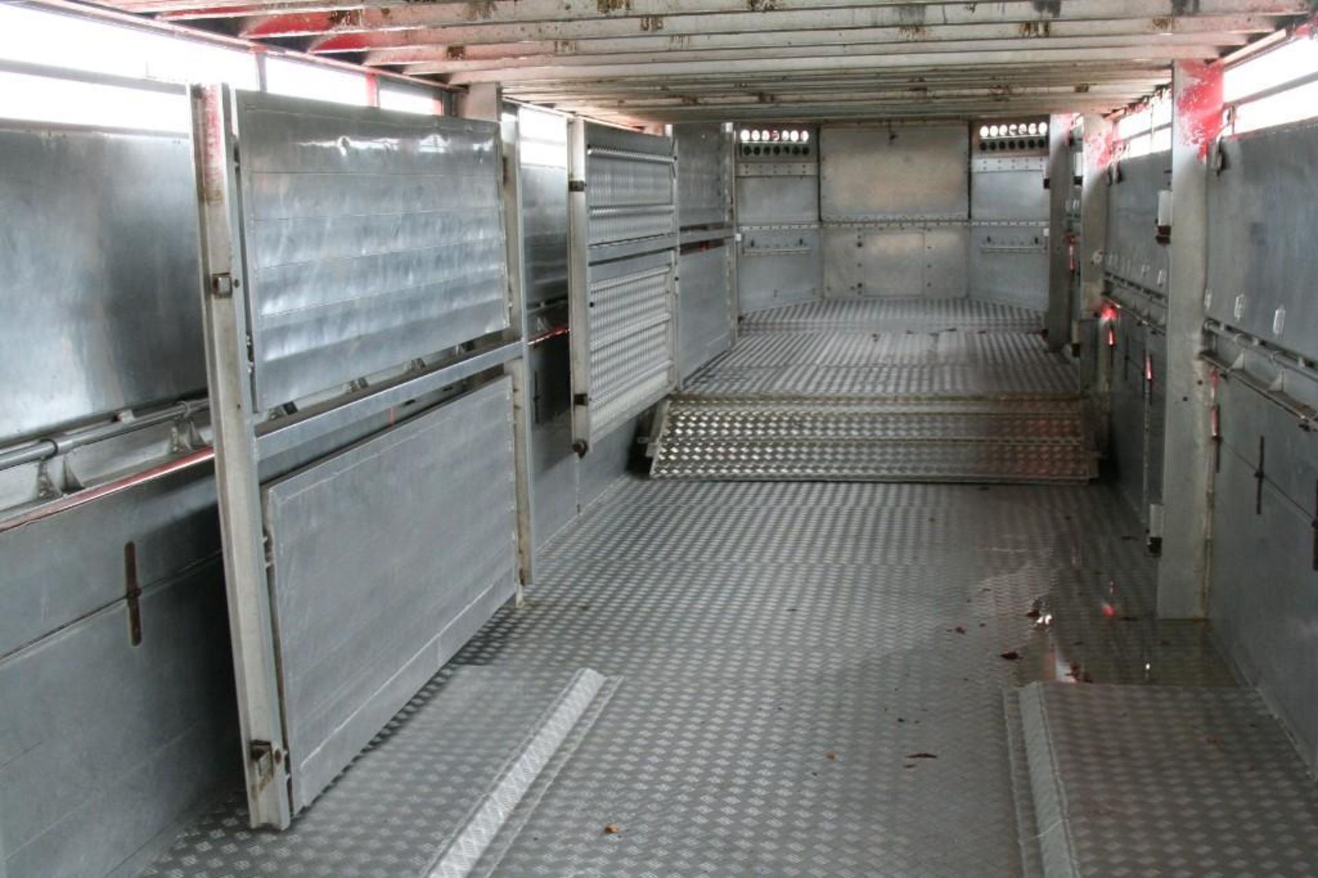 45 FT STEWART LIVESTOCK TRAILER - Image 26 of 37