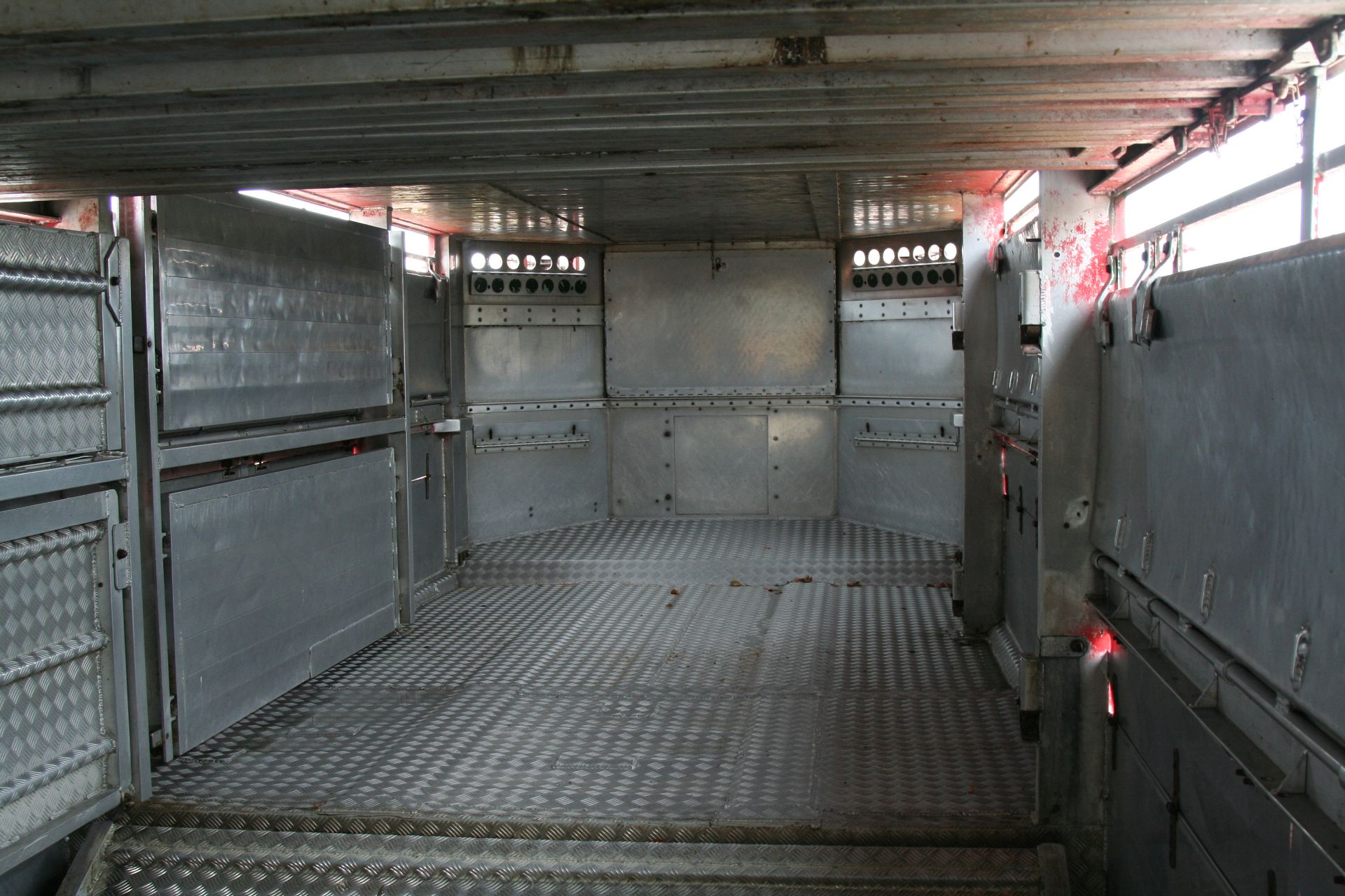 45 FT STEWART LIVESTOCK TRAILER - Image 19 of 37