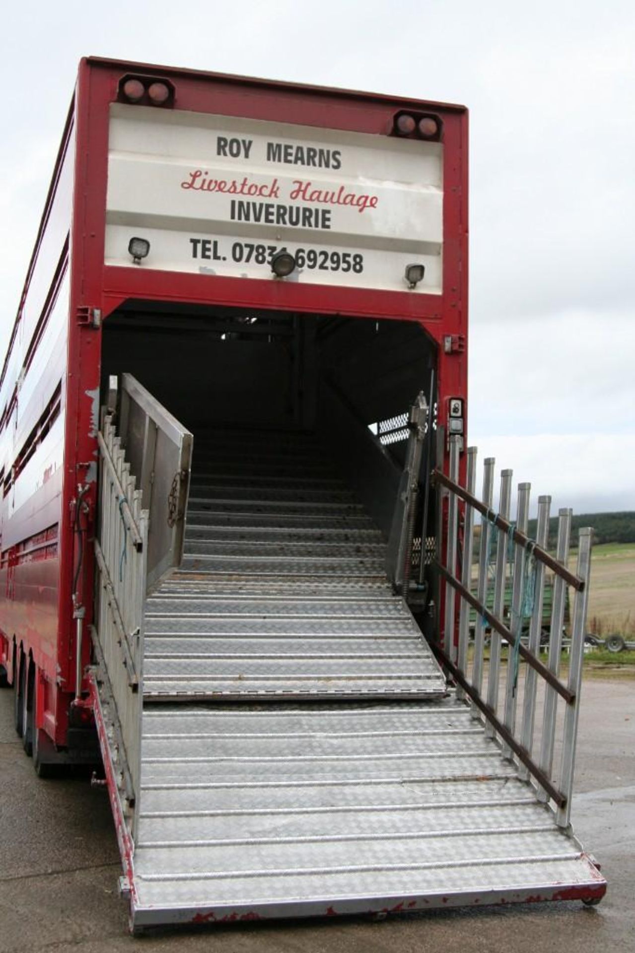 45 FT STEWART LIVESTOCK TRAILER - Image 16 of 37