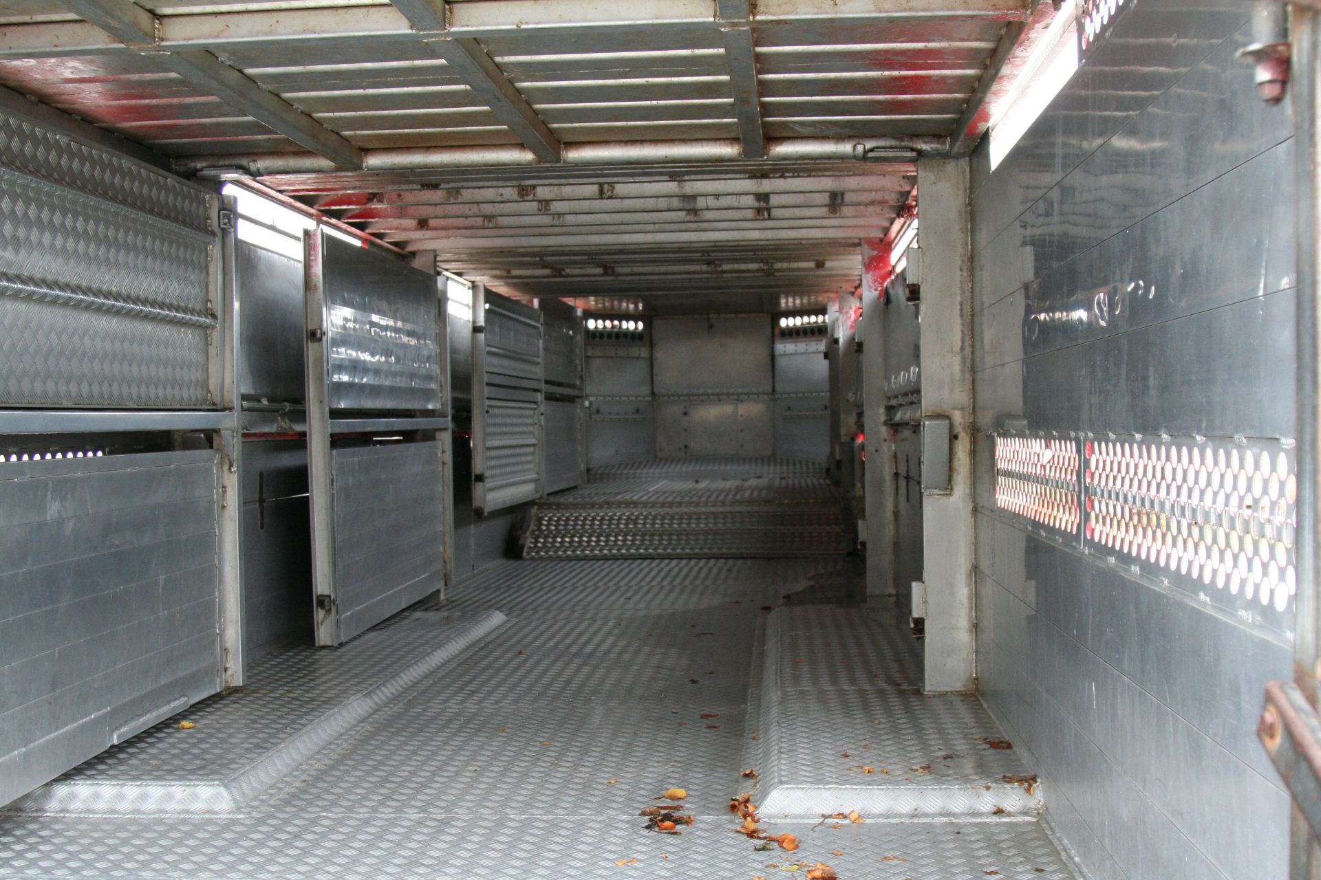 45 FT STEWART LIVESTOCK TRAILER - Image 27 of 37