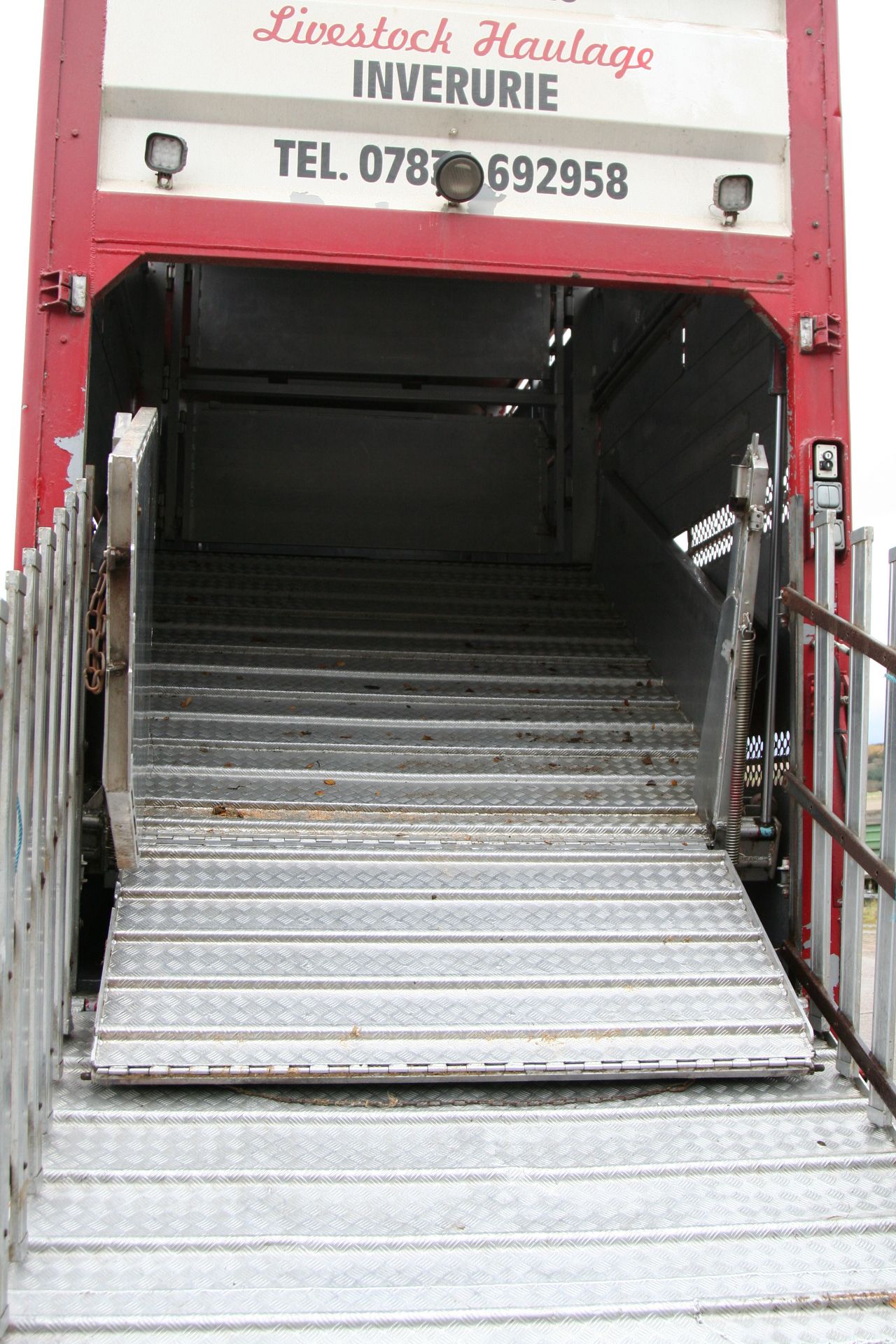 45 FT STEWART LIVESTOCK TRAILER - Image 15 of 37