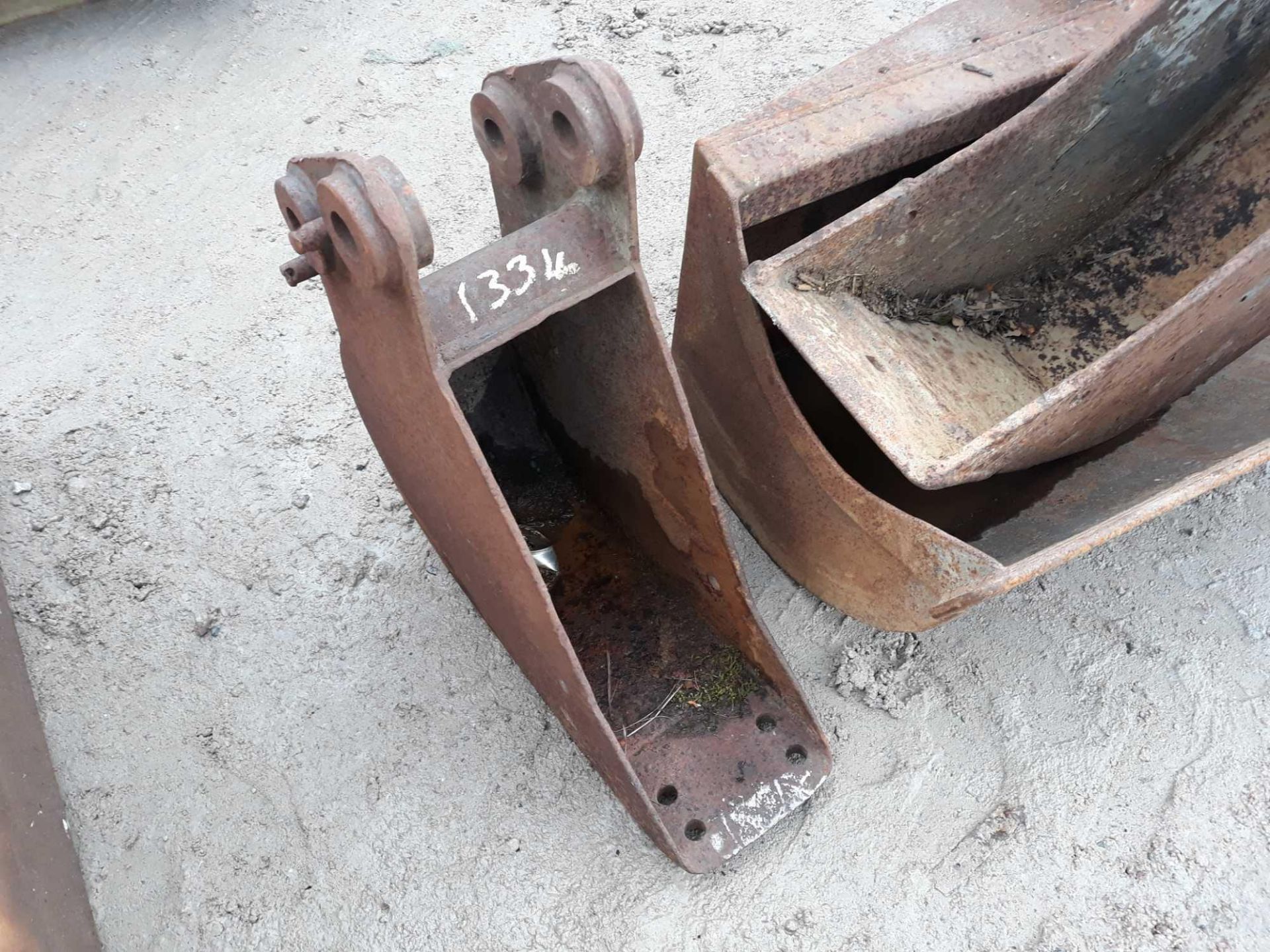 MINI DIGGER BUCKET