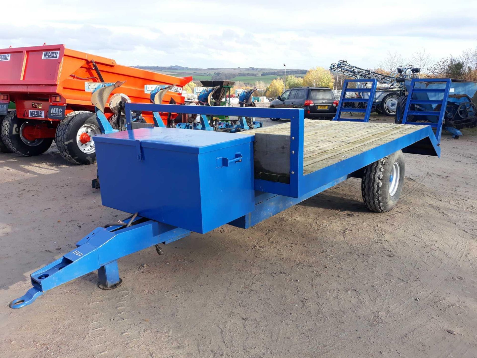 LOW LOADER (BLUE)