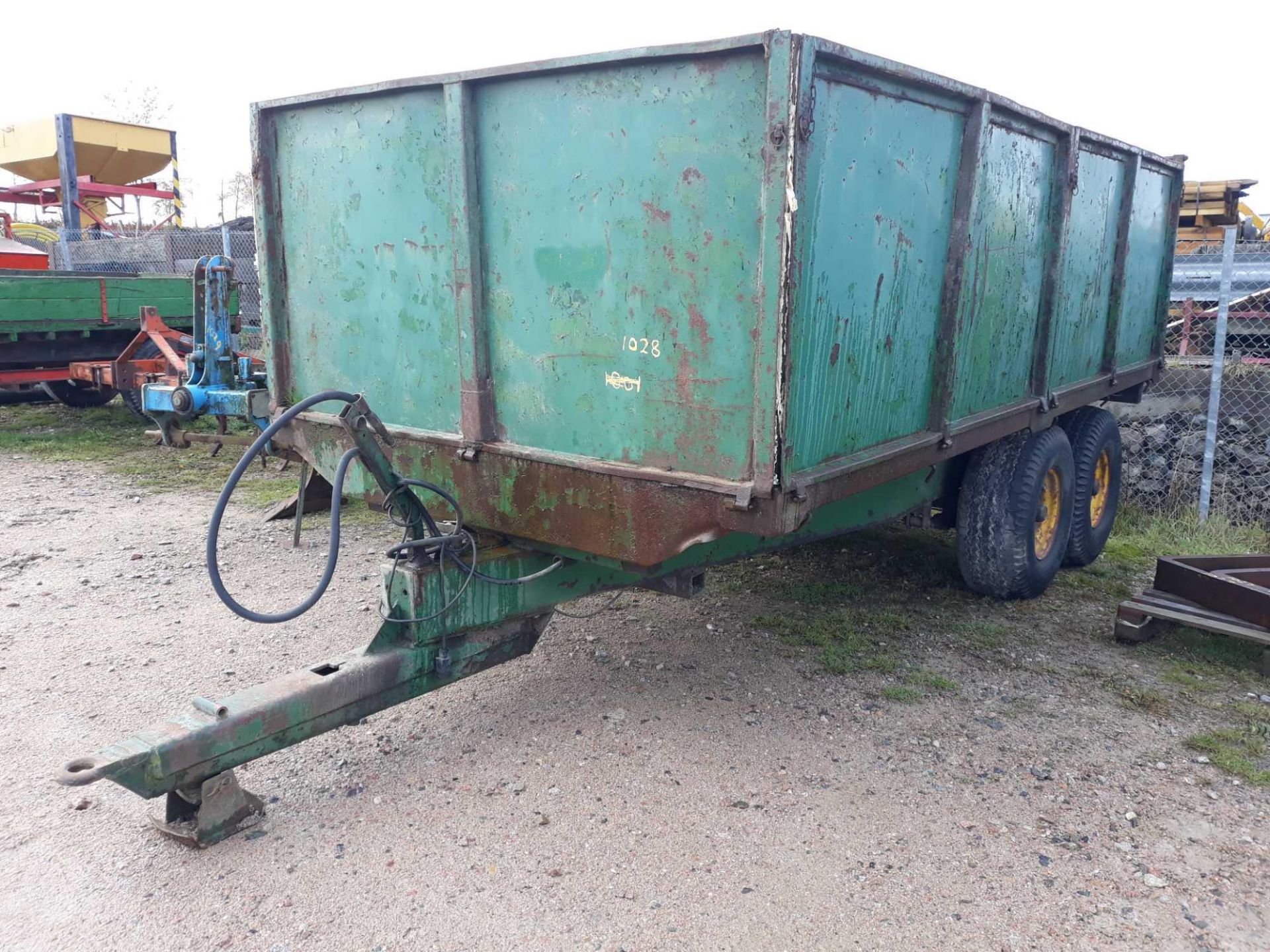 FRASER 8 TON GRAIN CART