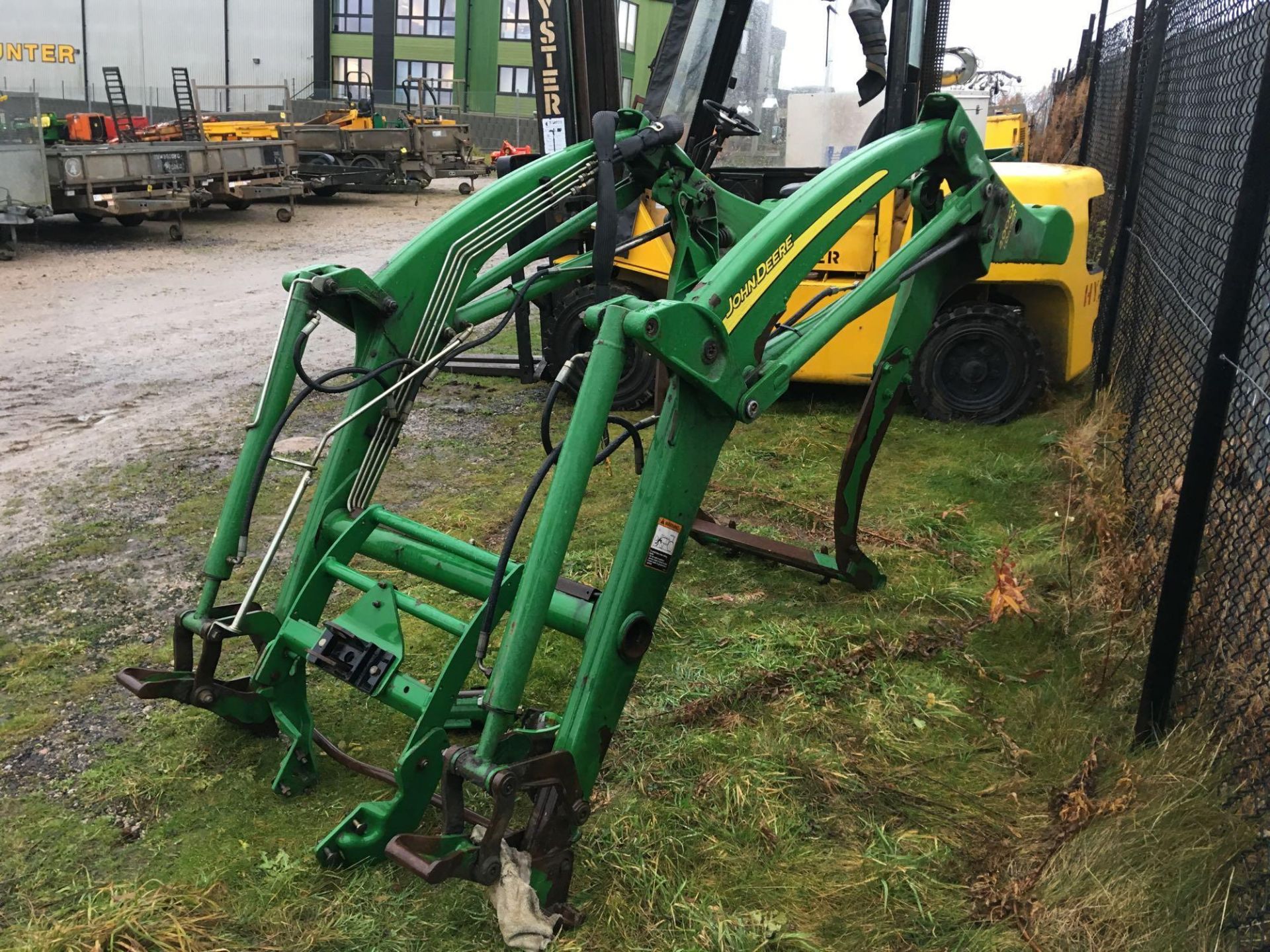 JOHN DEERE 400 CX QUICK ATTACH LOADER C/W MOUNTING BRACKETS