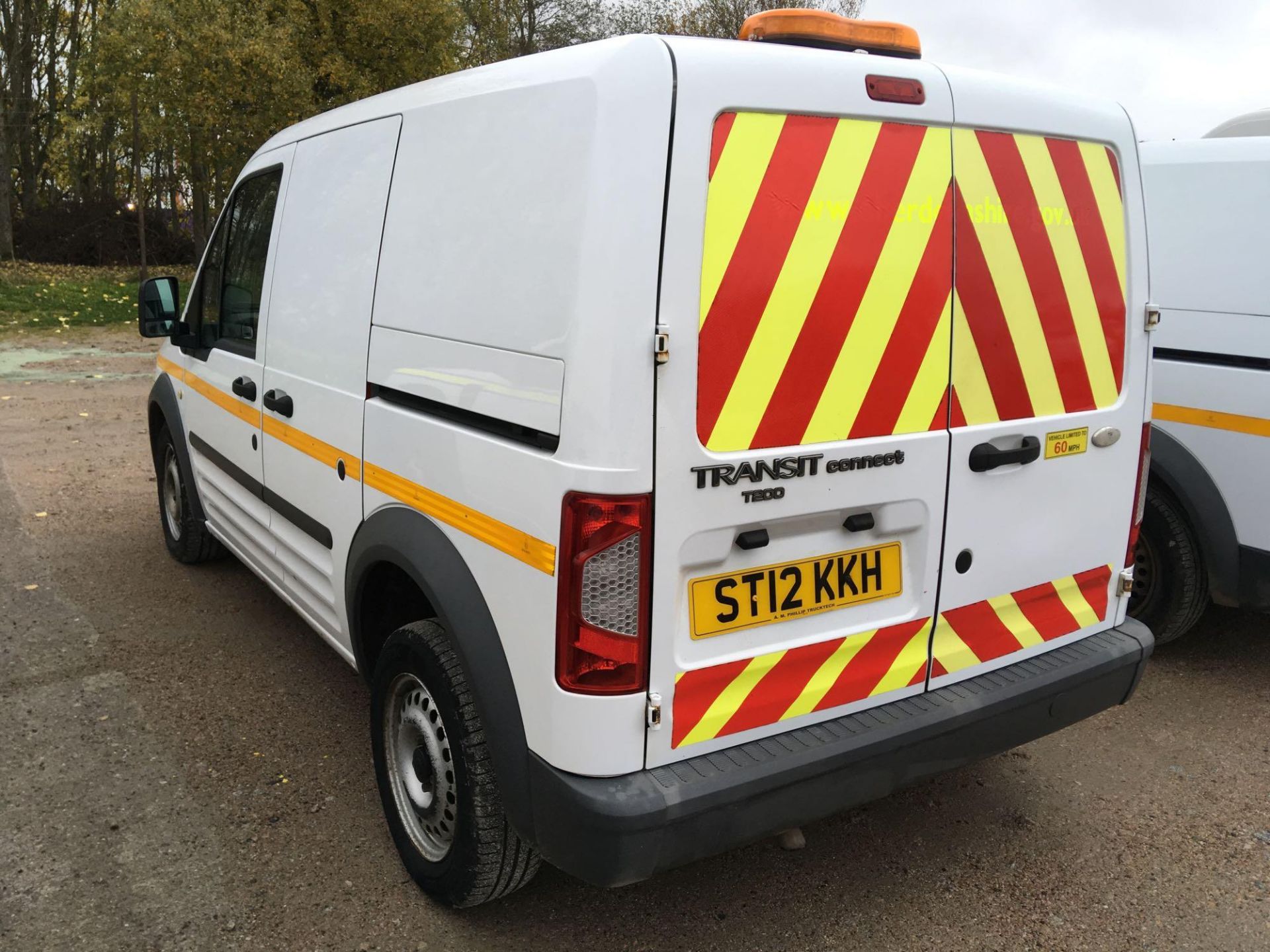 Ford Transit Connect T200 - 1753cc 2 Door Van - Image 3 of 4